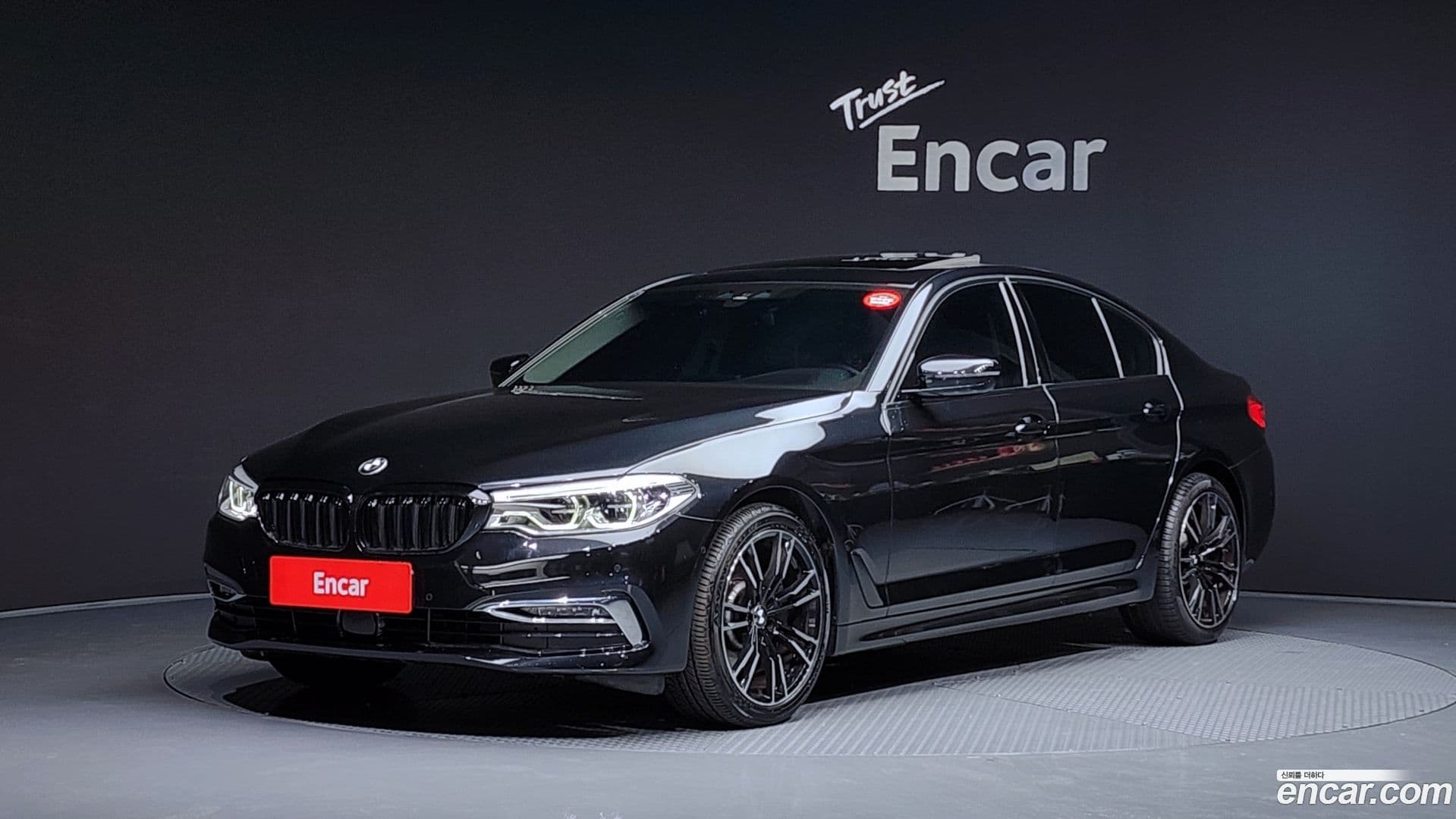 Main__Slider__Photo:5-Series BMW 2019.9-0