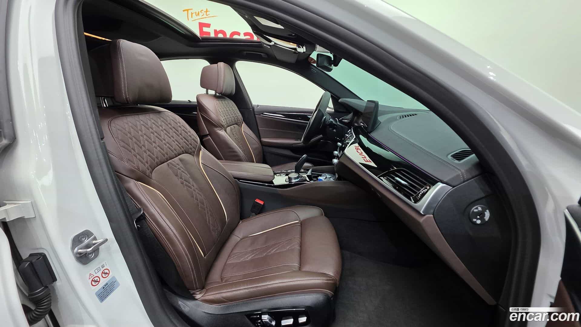 5-Series BMW 2022.8-INNER-010