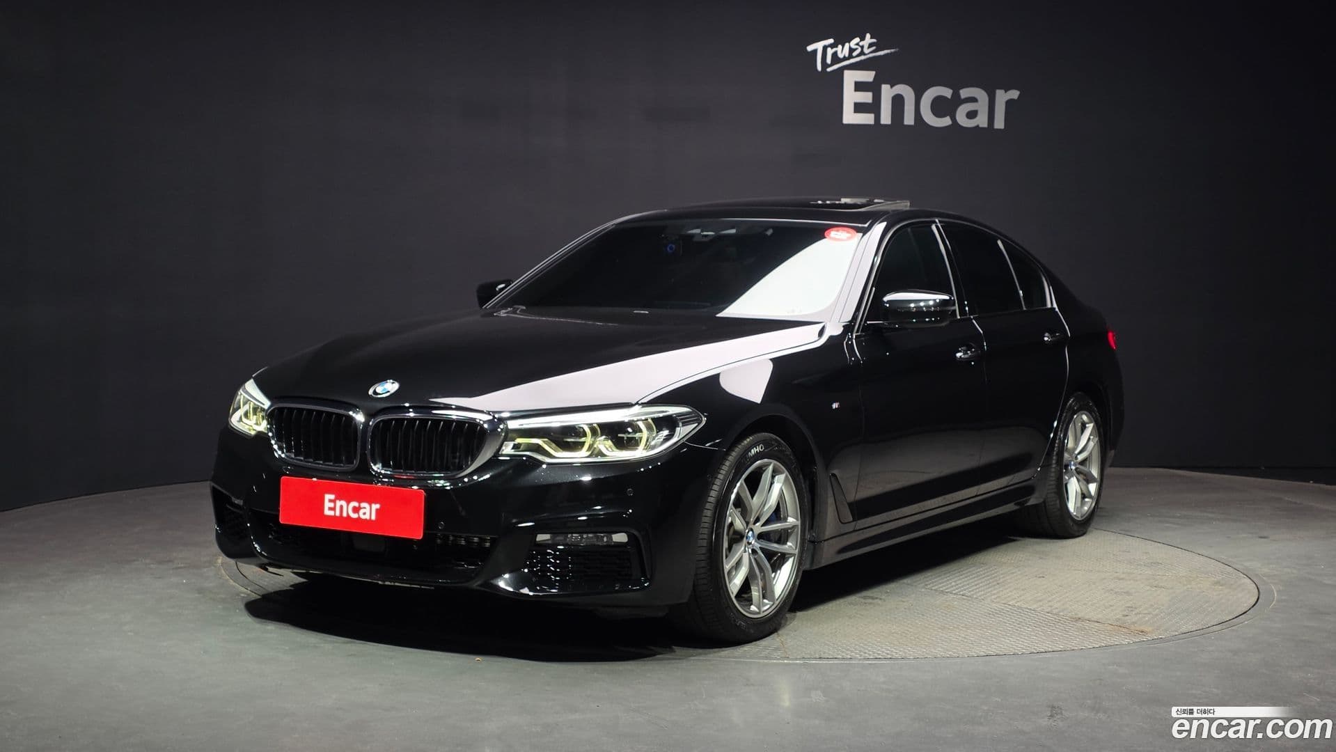 Main__Slider__Photo:5-Series BMW 2017.3-0