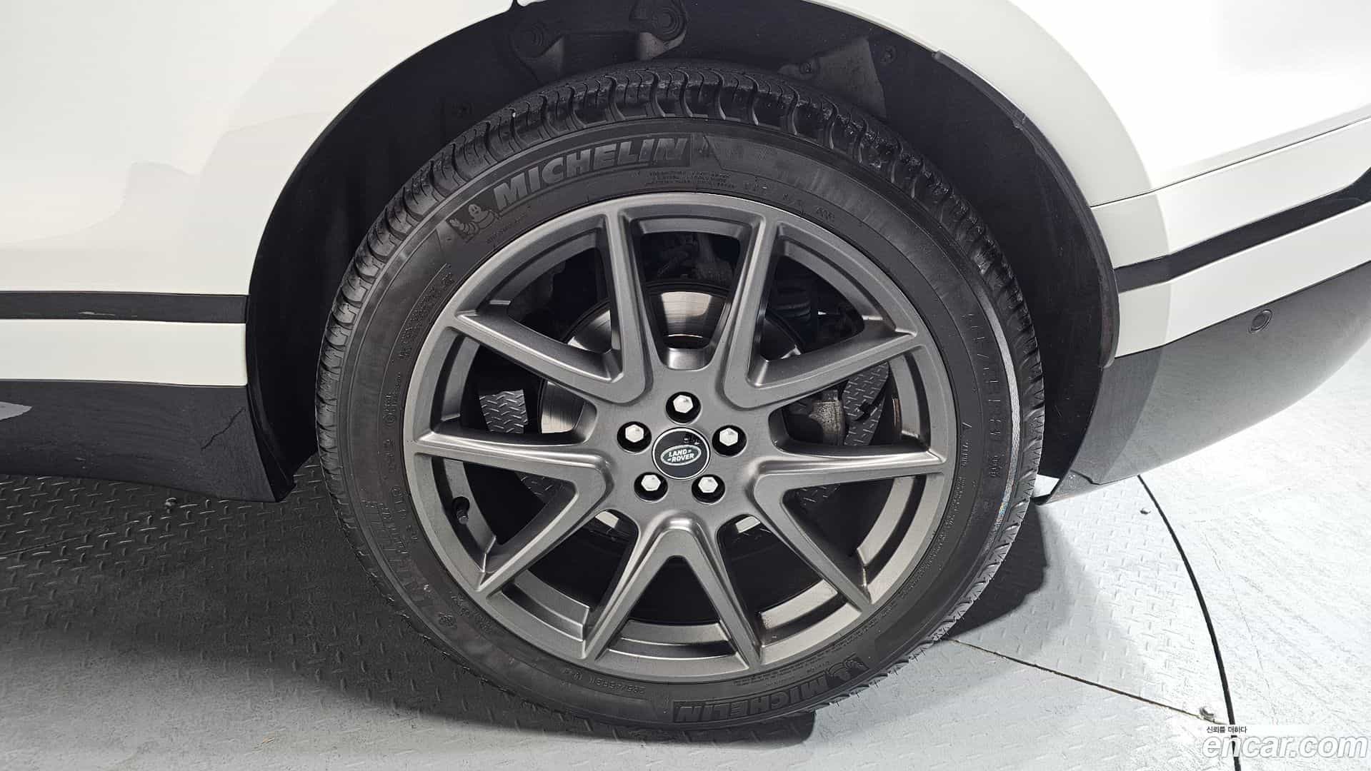 Range Rover Velar Land Rover 2021.11-OUTER-005