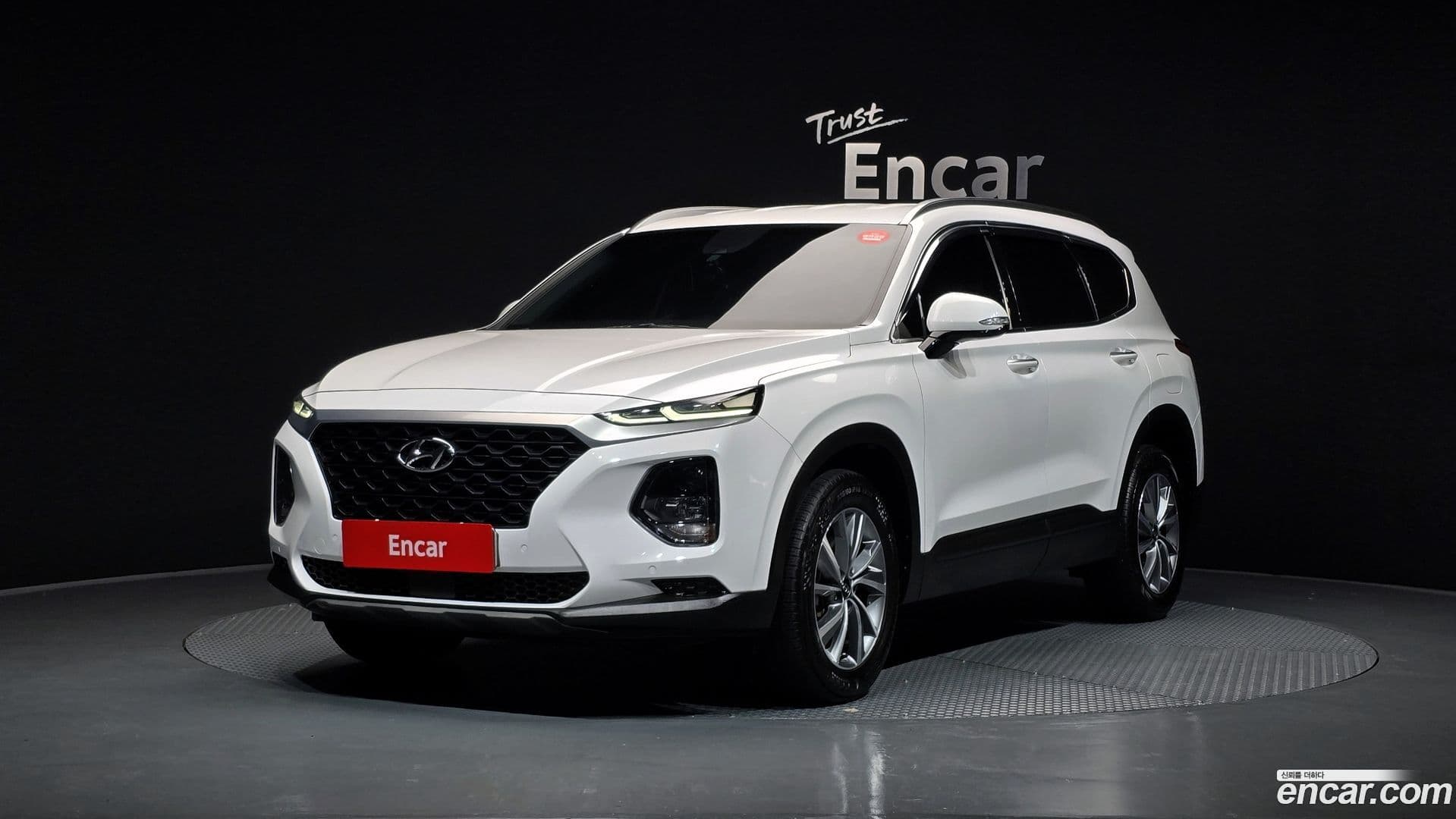 Main__Slider__Photo:Santafe Hyundai 2019.0-0