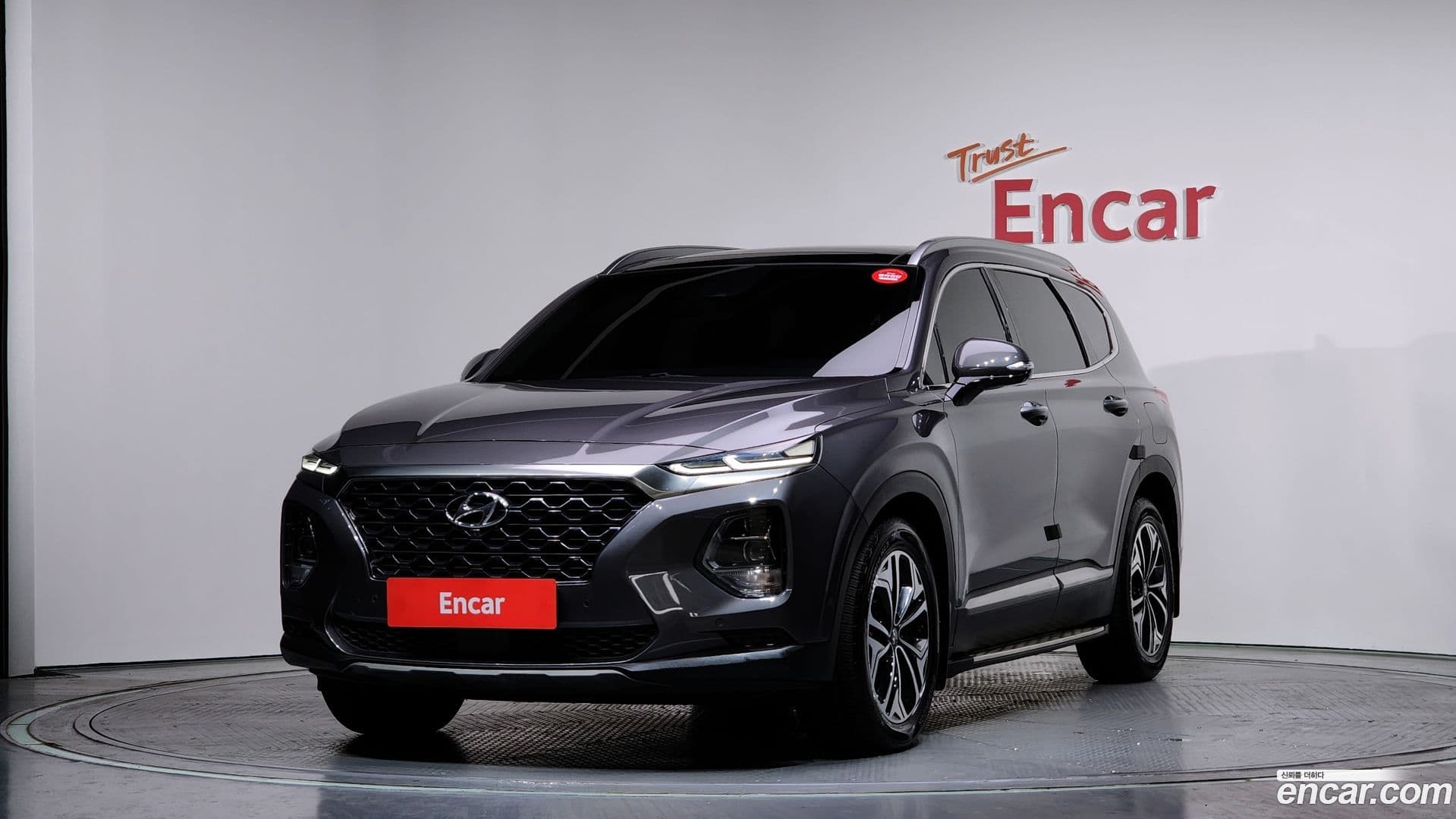 Main__Slider__Photo:Santafe Hyundai 2019.0-0