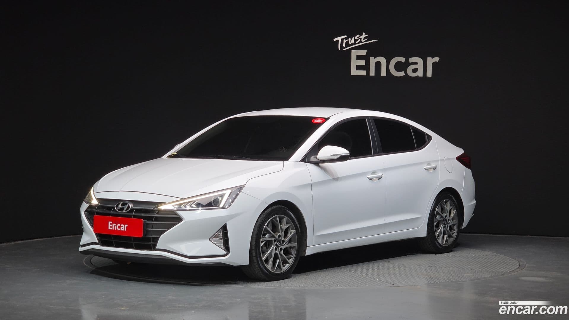 Main__Slider__Photo:AVANTE Hyundai 2019.5-0
