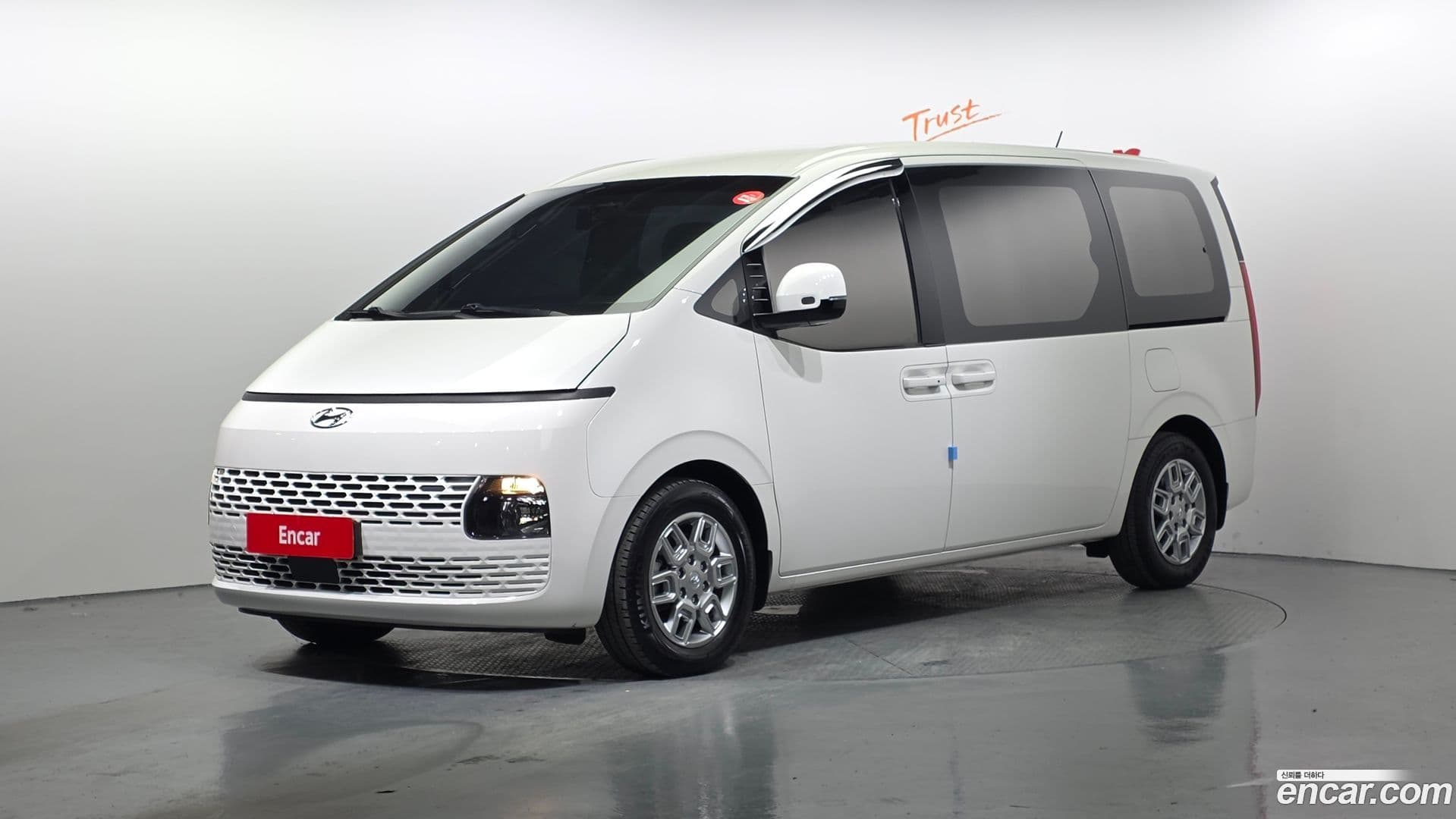Main__Slider__Photo:Staria Hyundai 2021.10-0