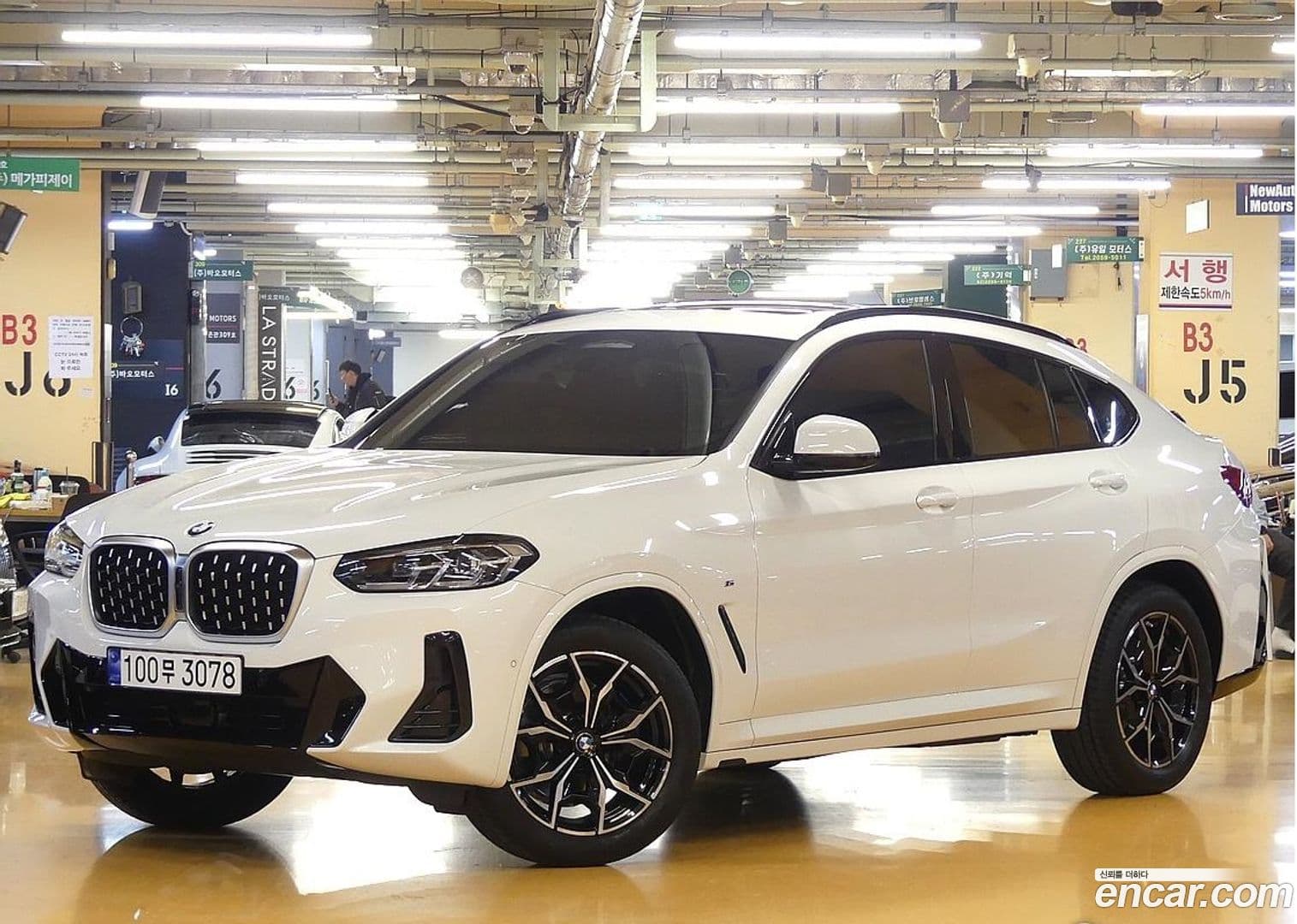 Main__Slider__Photo:X4 BMW 2024.1-0