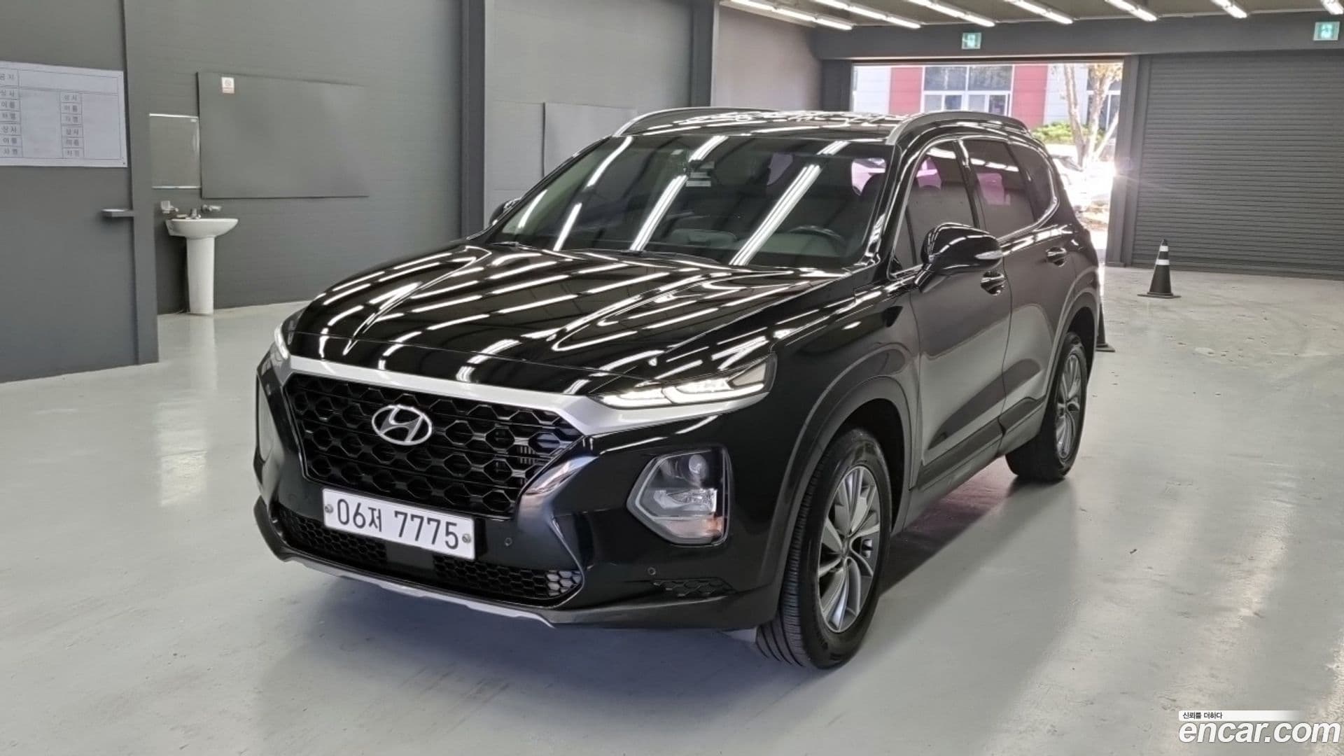 Main__Slider__Photo:Santafe Hyundai 2018.10-0