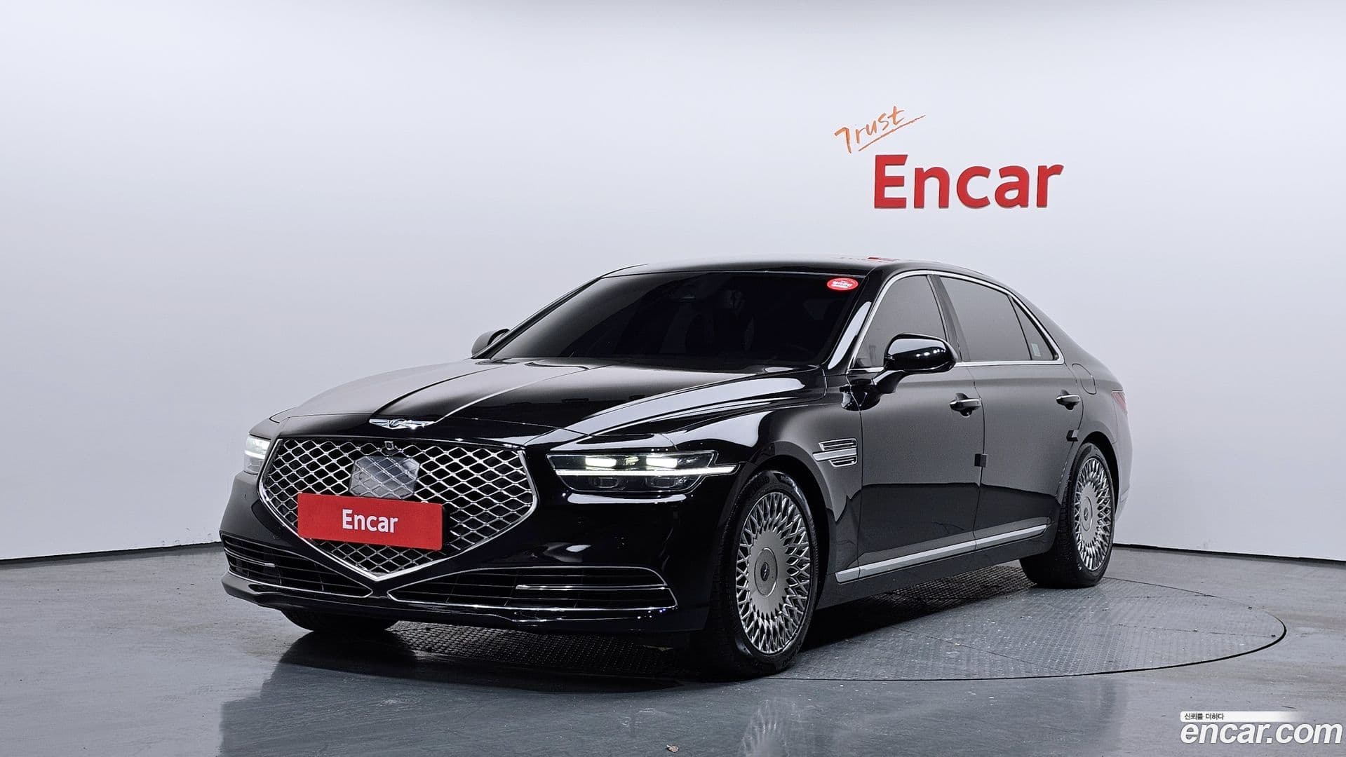 Main__Slider__Photo:G90 Genesis 2019.6-0