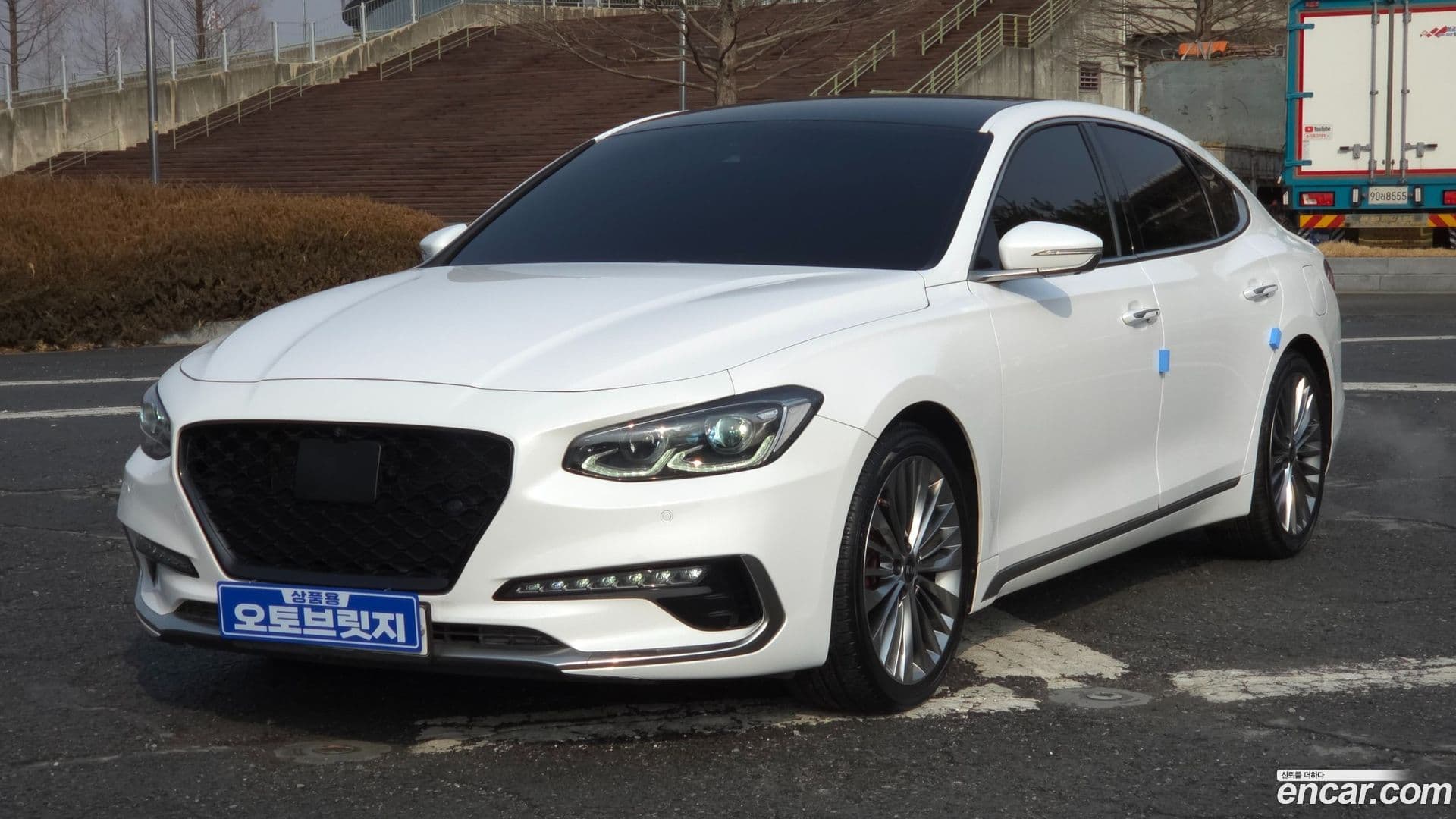 Main__Slider__Photo:Grandeur Hyundai 2017.6-0