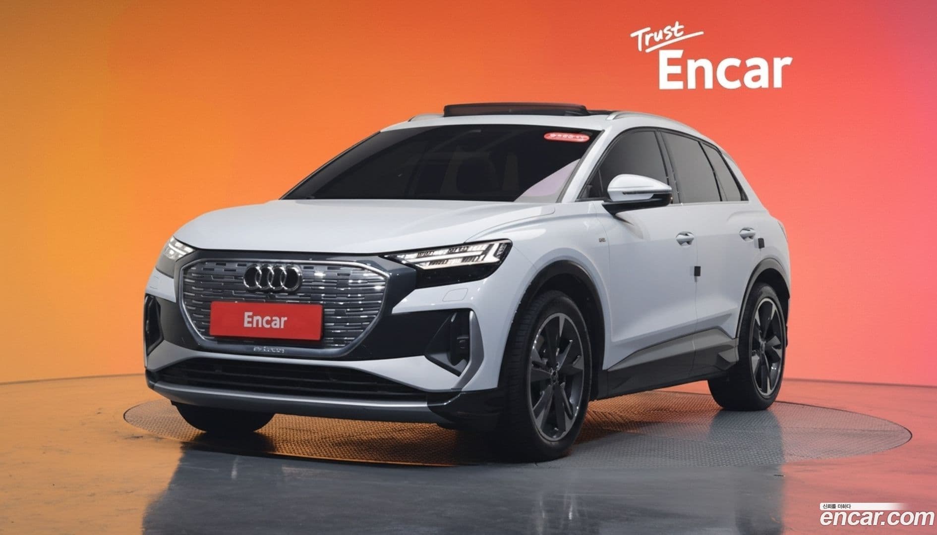 Main__Slider__Photo:Q4 e-tron Audi 2023.11-0