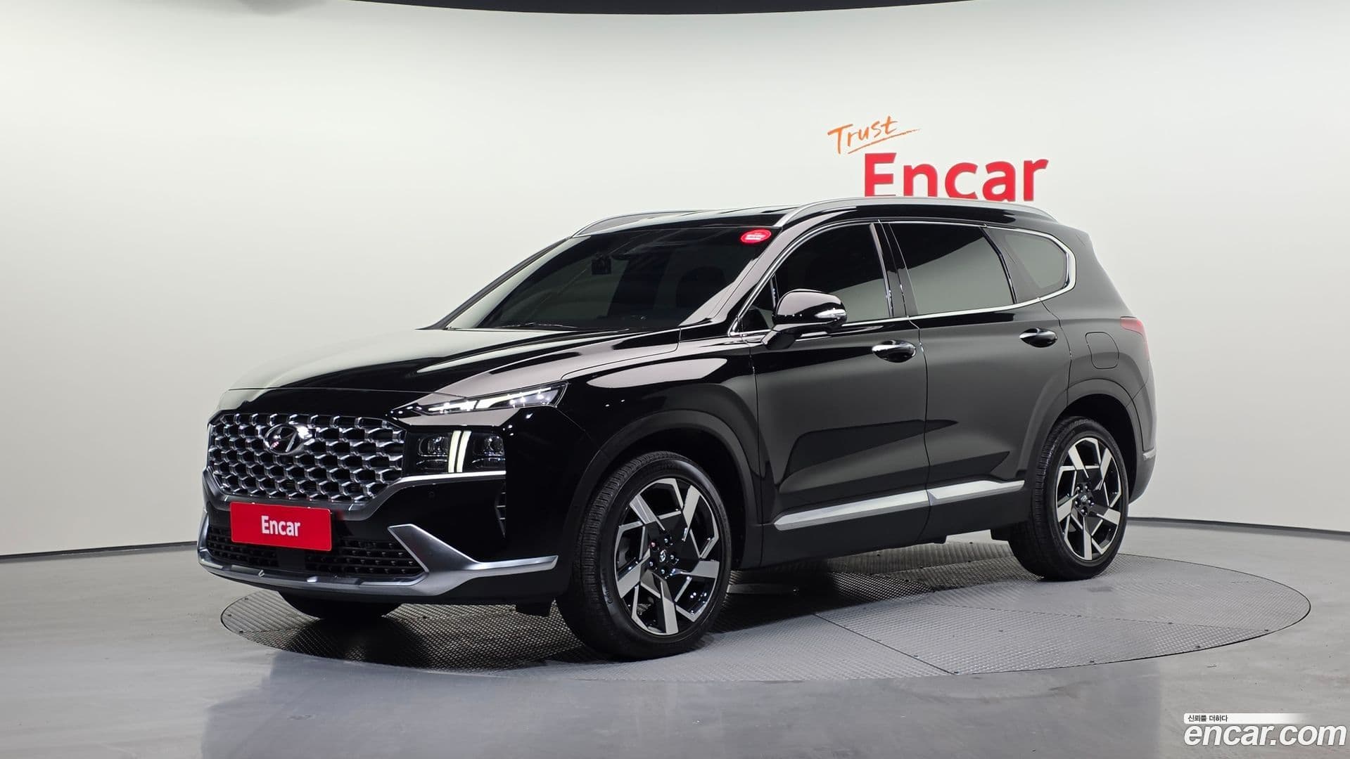 Main__Slider__Photo:Santafe Hyundai 2021.0-0