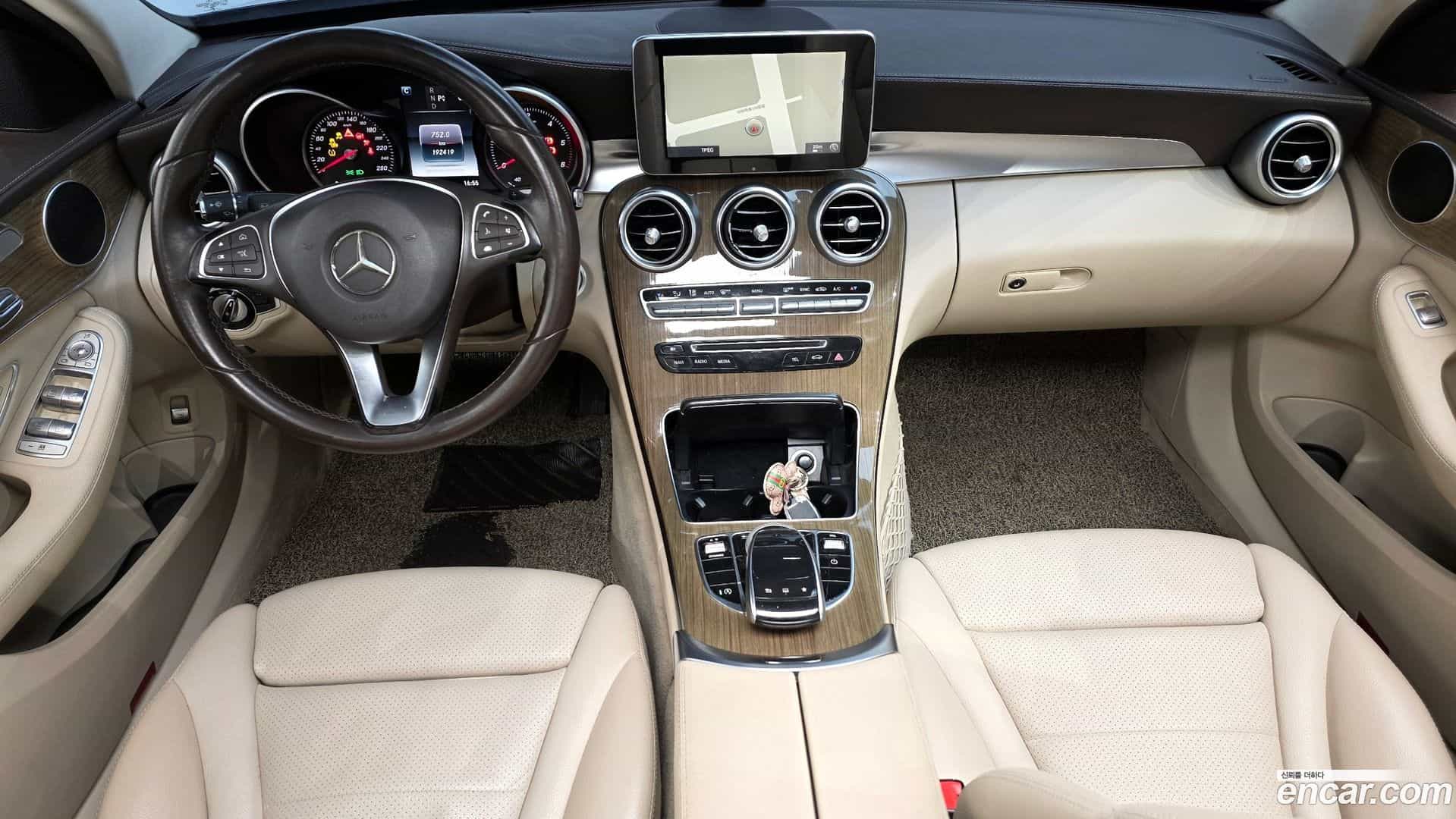 C-Class Mercedes-Benz 2016.5-INNER-007