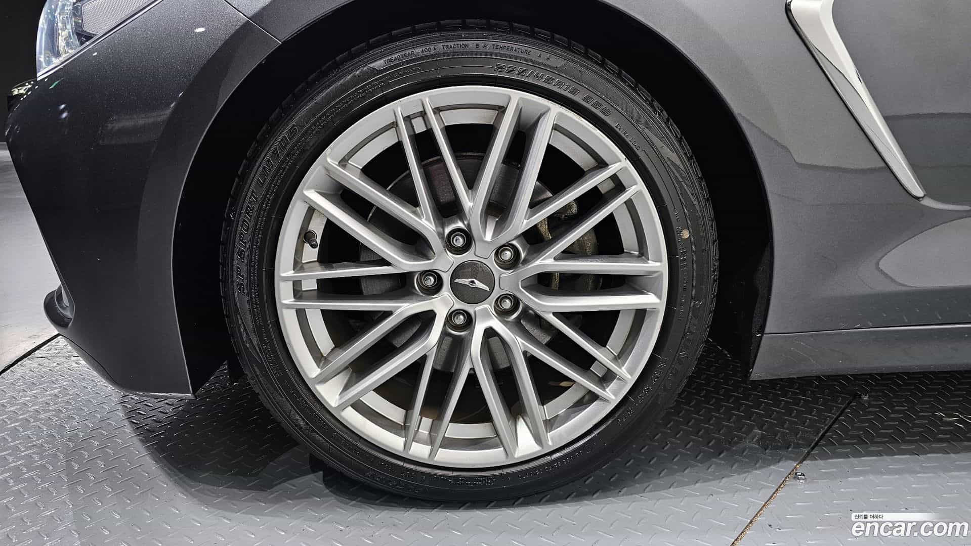 G70 Genesis 2019.0-OUTER-005