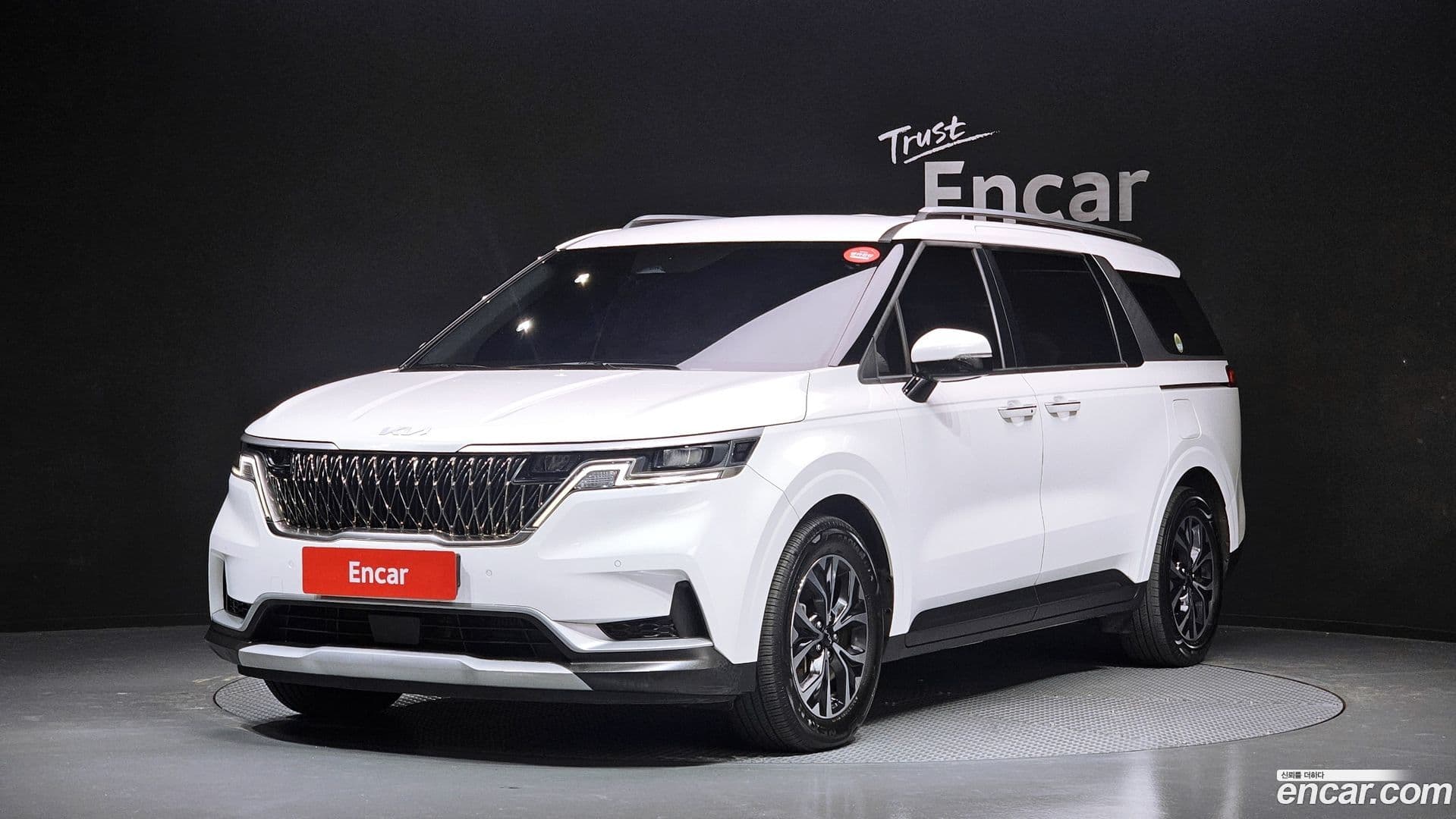 Main__Slider__Photo:Canival Kia 2023.6-0