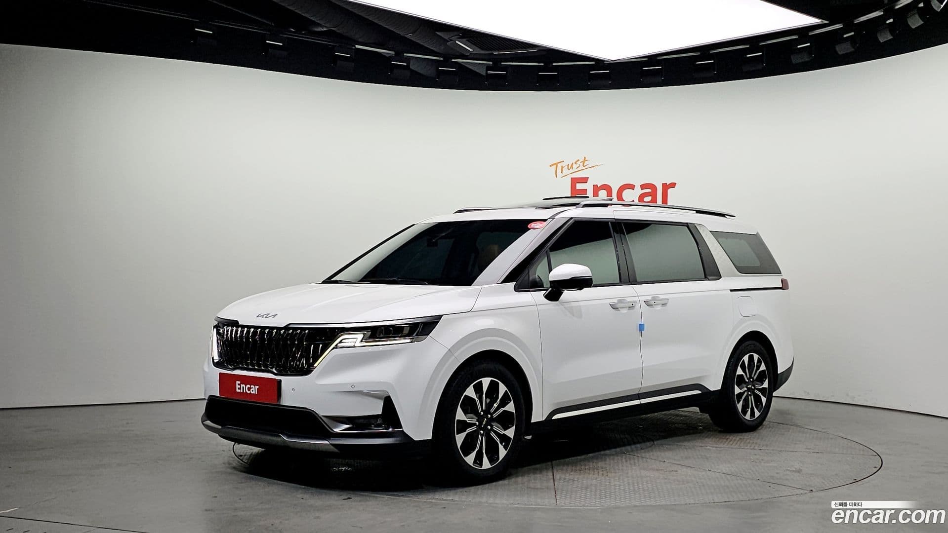 Main__Slider__Photo:Canival Kia 2022.2-0