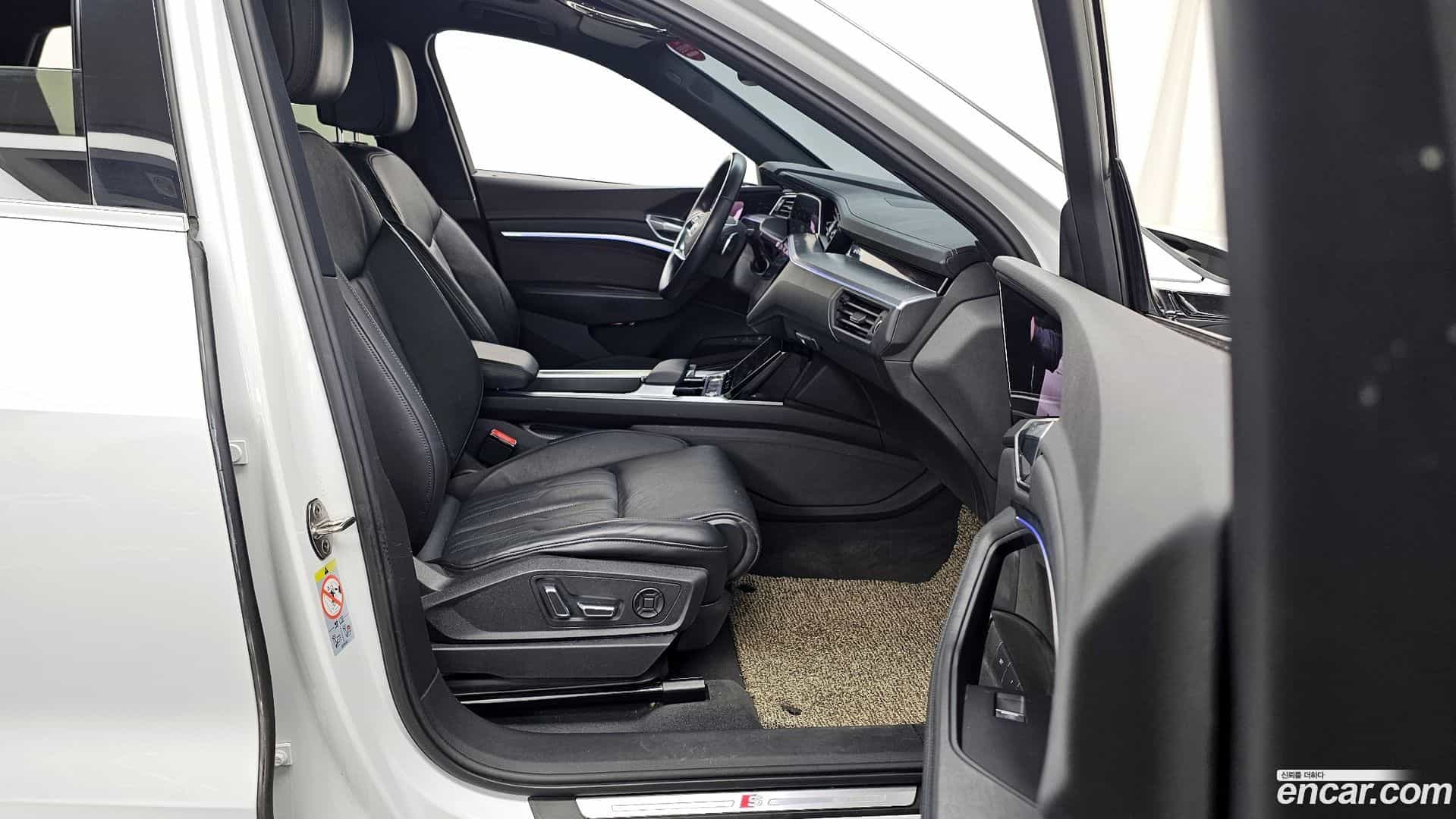 e-tron Audi 2022.6-OPTION-015