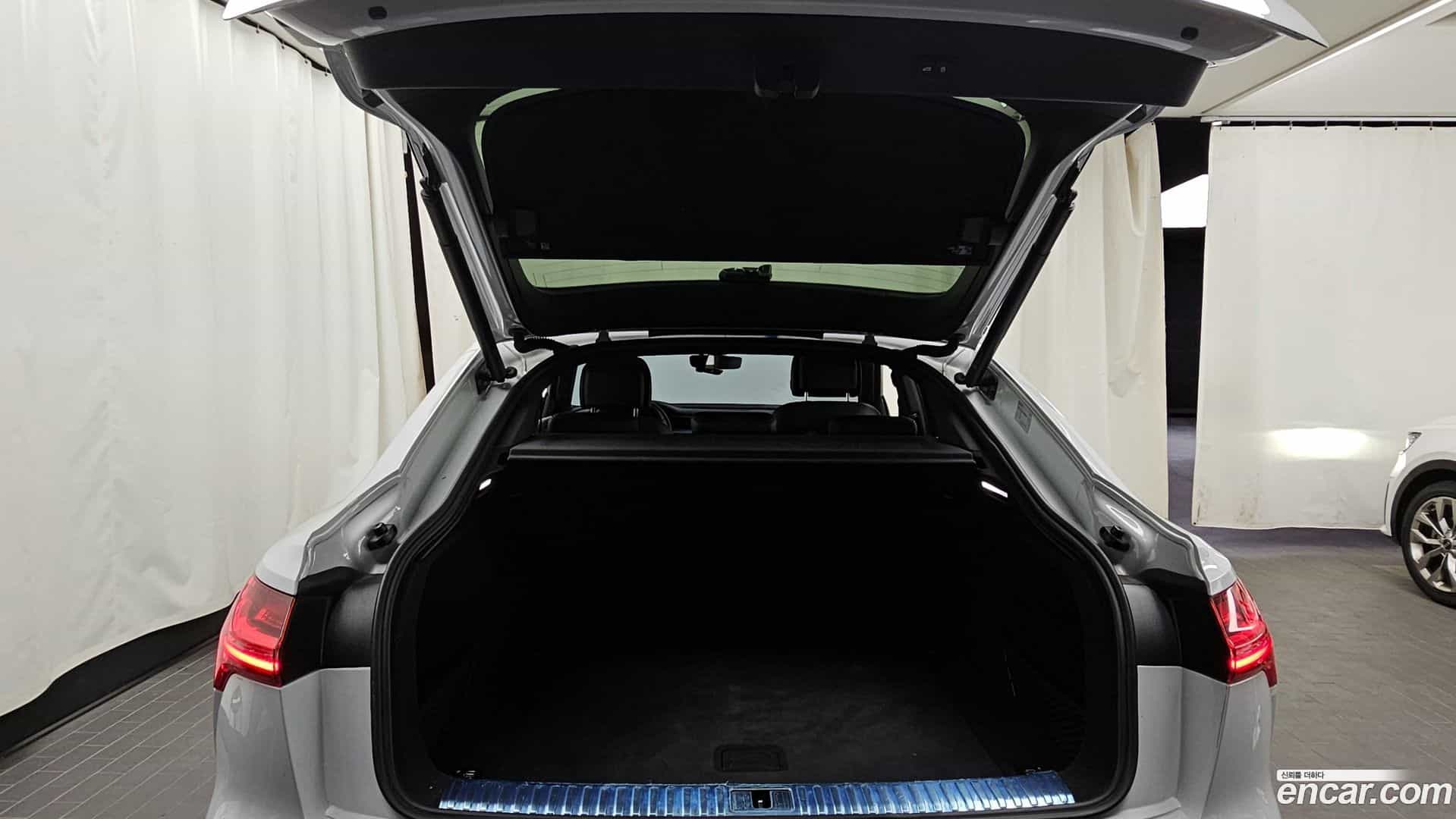 e-tron Audi 2022.6-OPTION-024