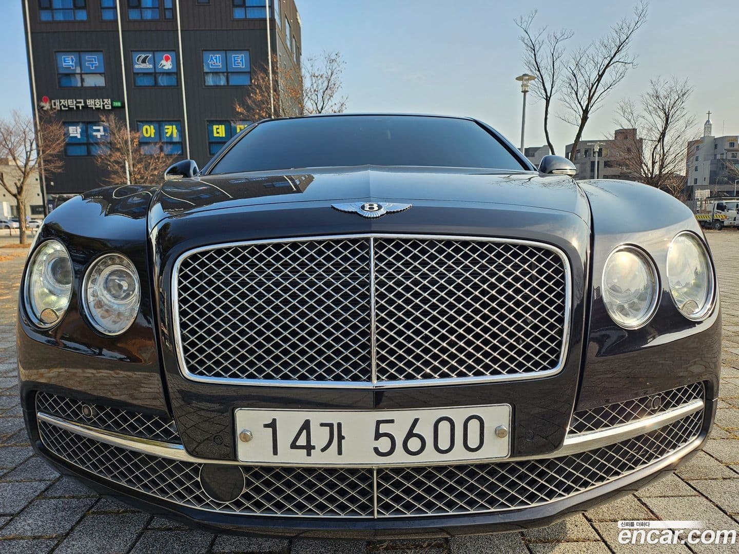 Main__Slider__Photo:Flying Spur Bentley 2014.6-0
