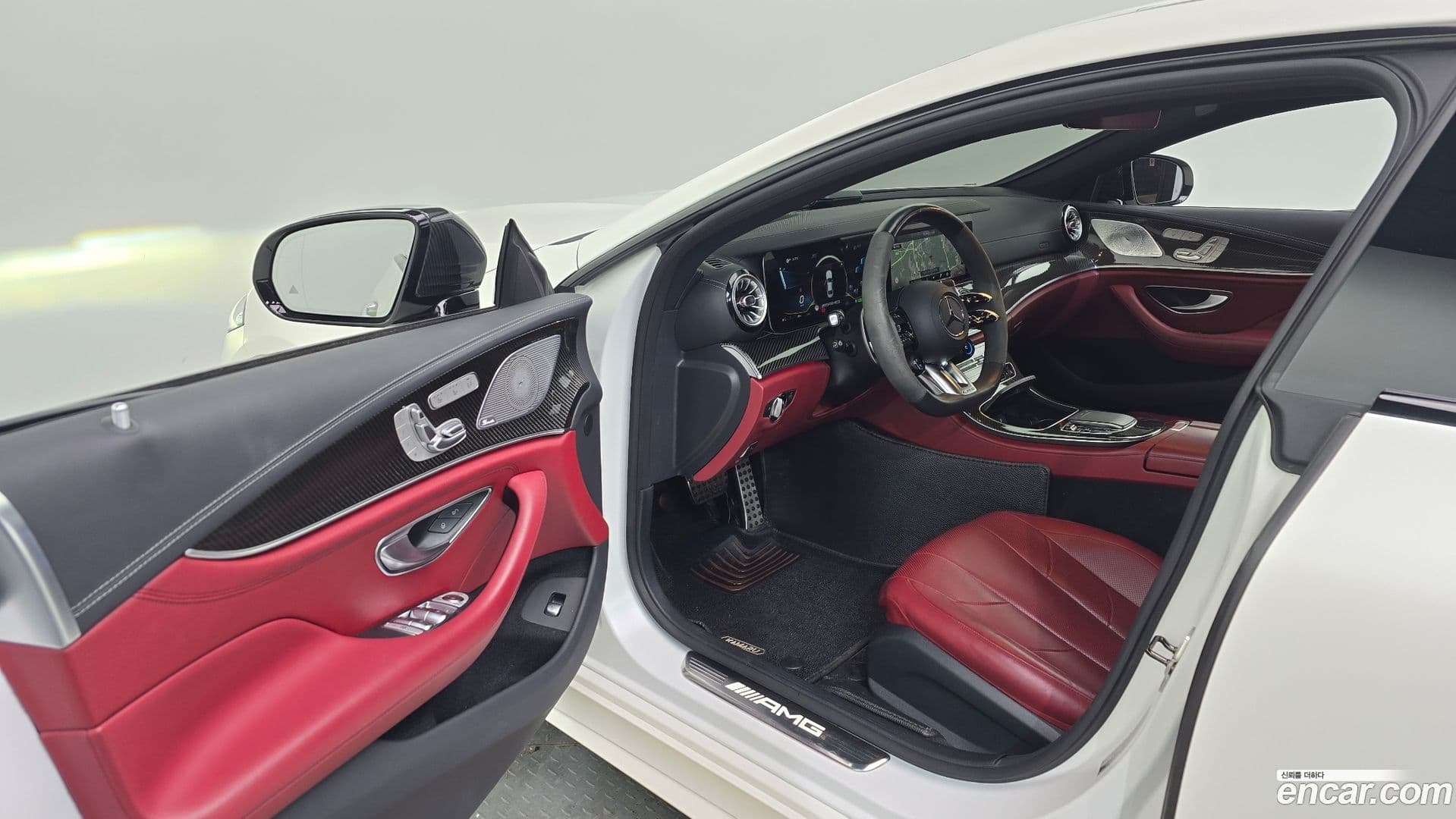 Main__Slider__Photo:CLS-Class Mercedes-Benz 2023.9-9