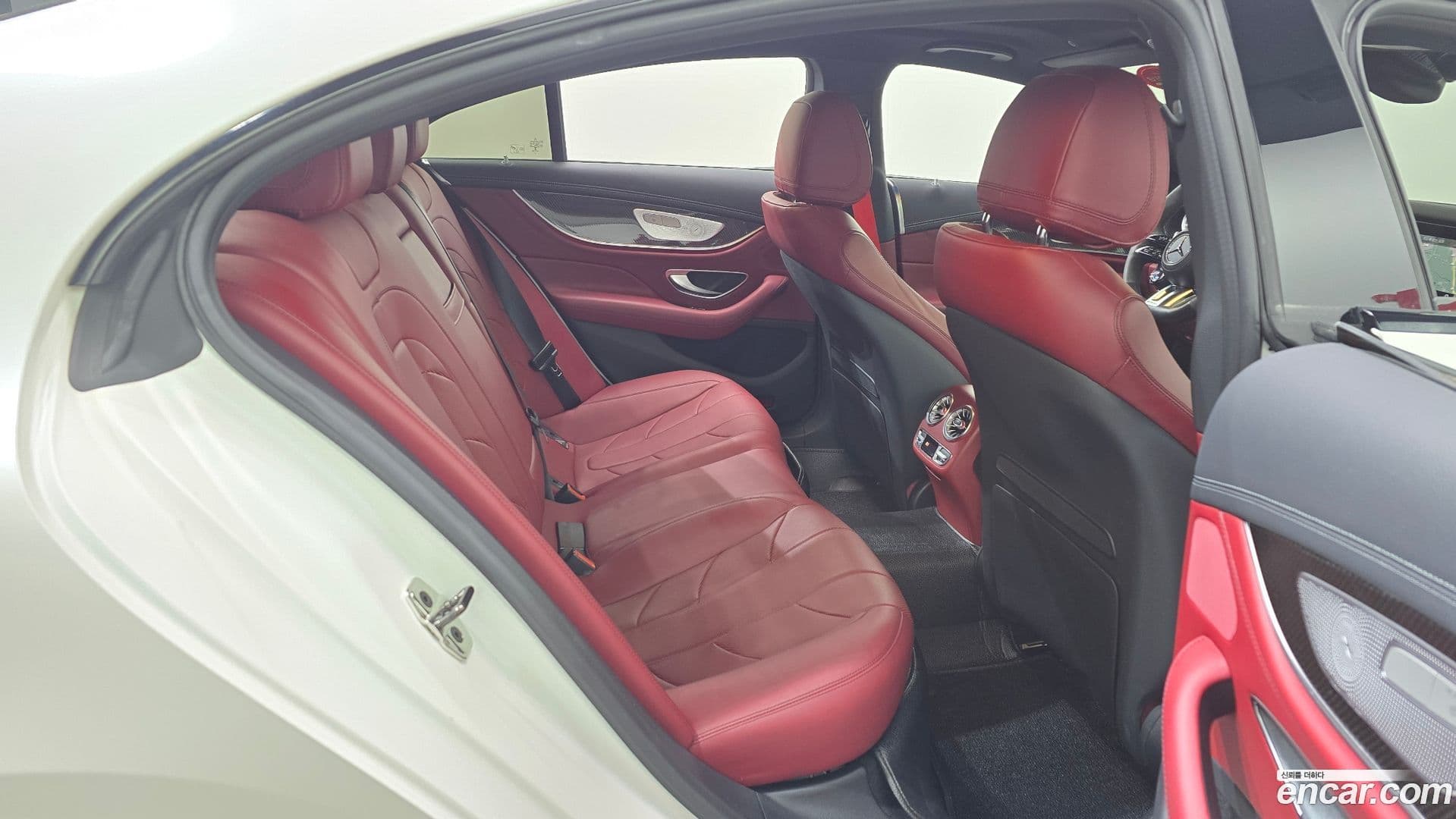 Main__Slider__Photo:CLS-Class Mercedes-Benz 2023.9-11