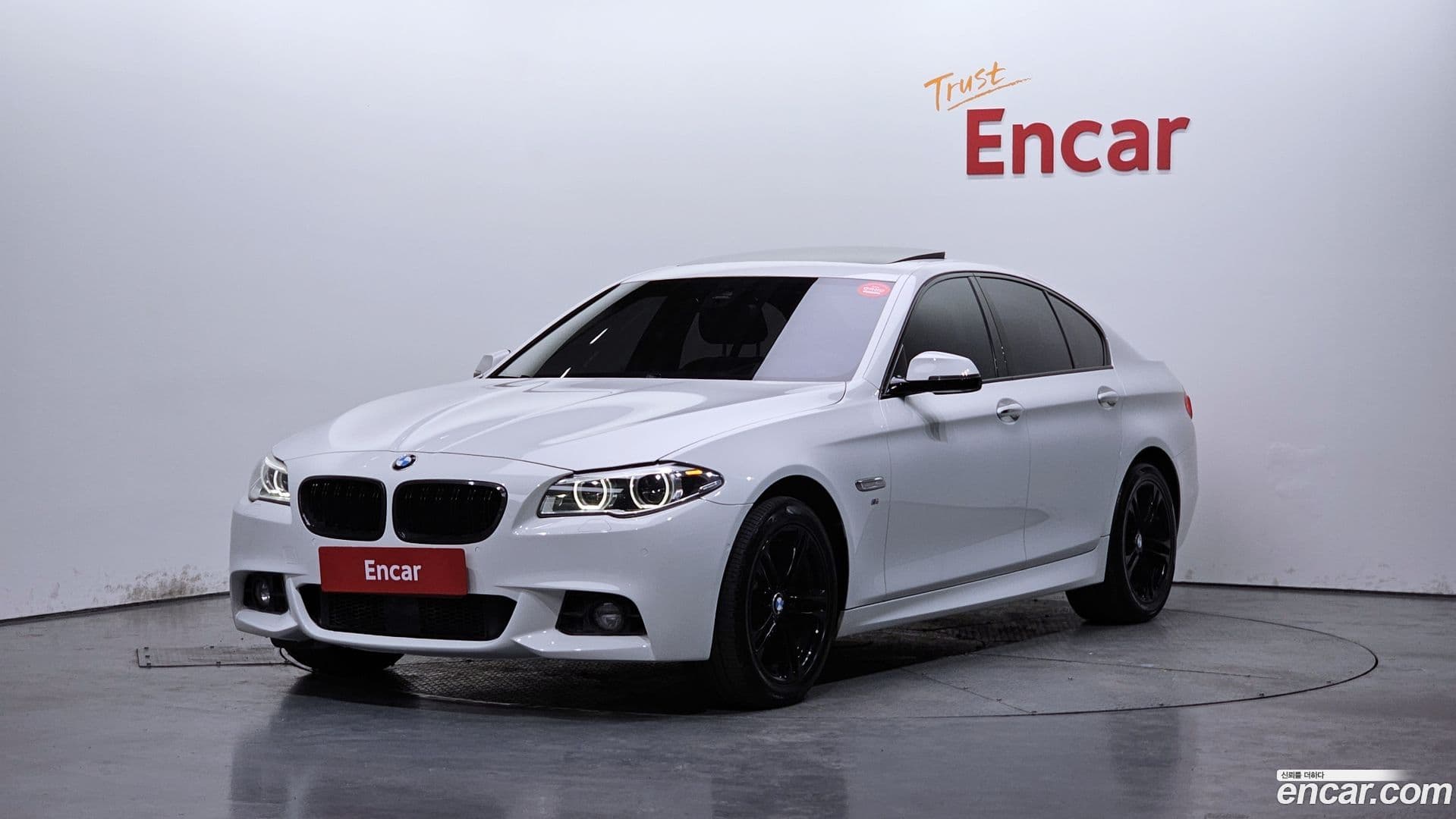 Main__Slider__Photo:5-Series BMW 2016.8-0