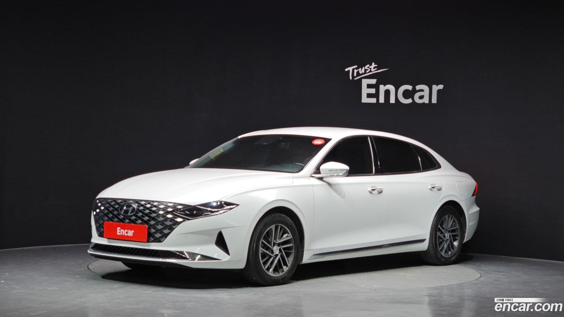 Main__Slider__Photo:Grandeur Hyundai 2020.9-0