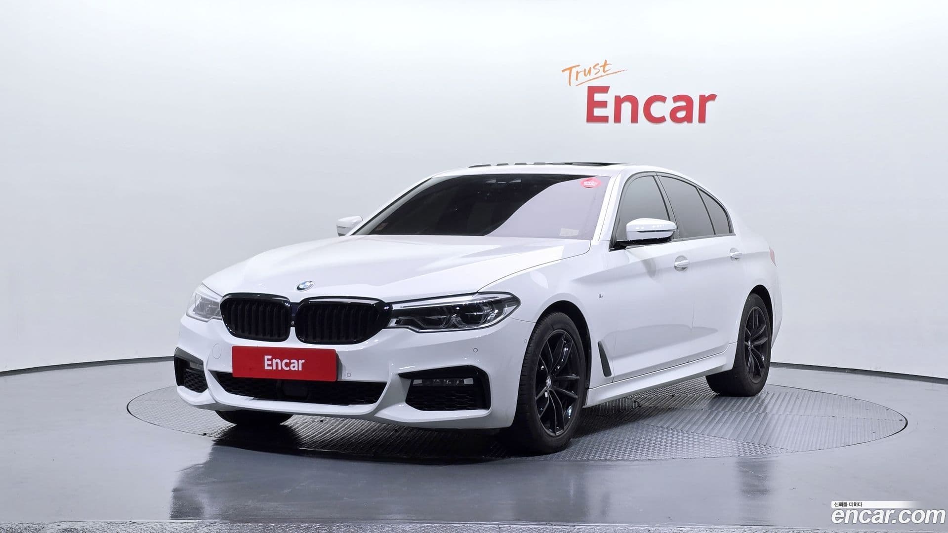 Main__Slider__Photo:5-Series BMW 2017.5-0