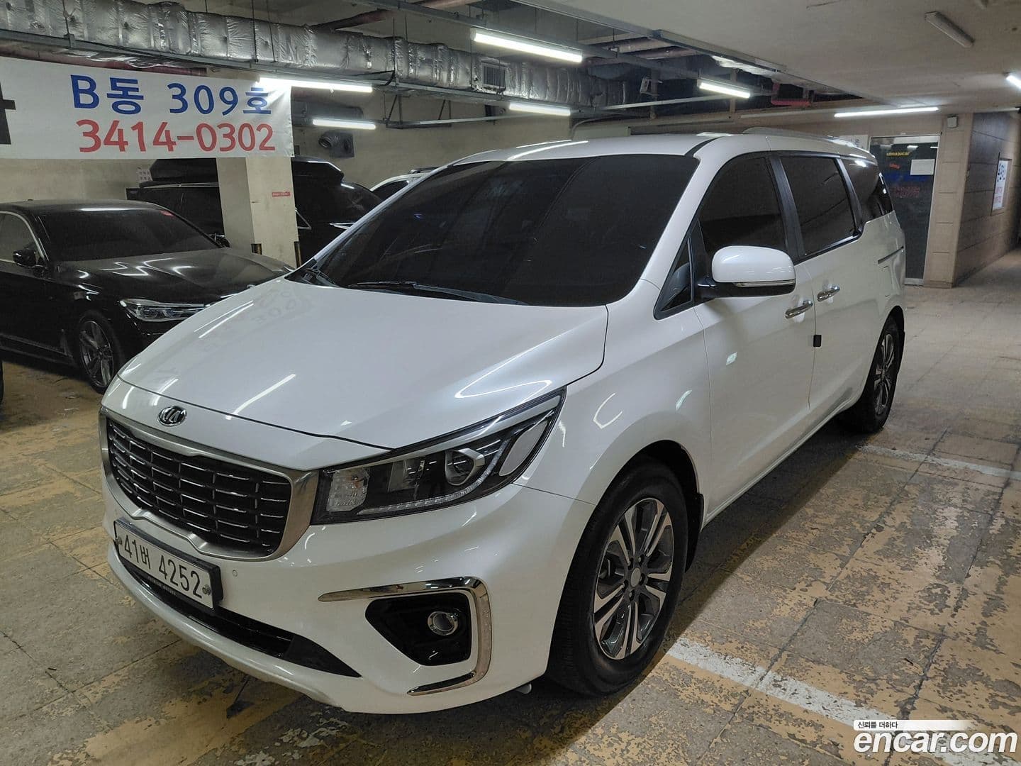 Main__Slider__Photo:Canival Kia 2019.3-0