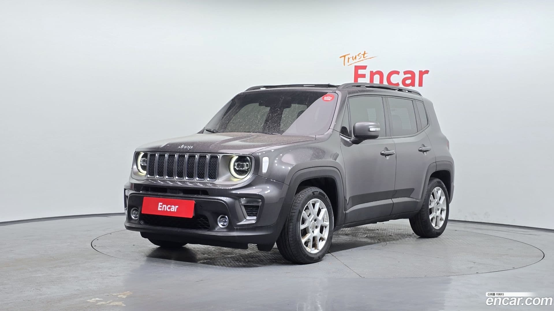 Main__Slider__Photo:Renegade Jeep 2020.1-0