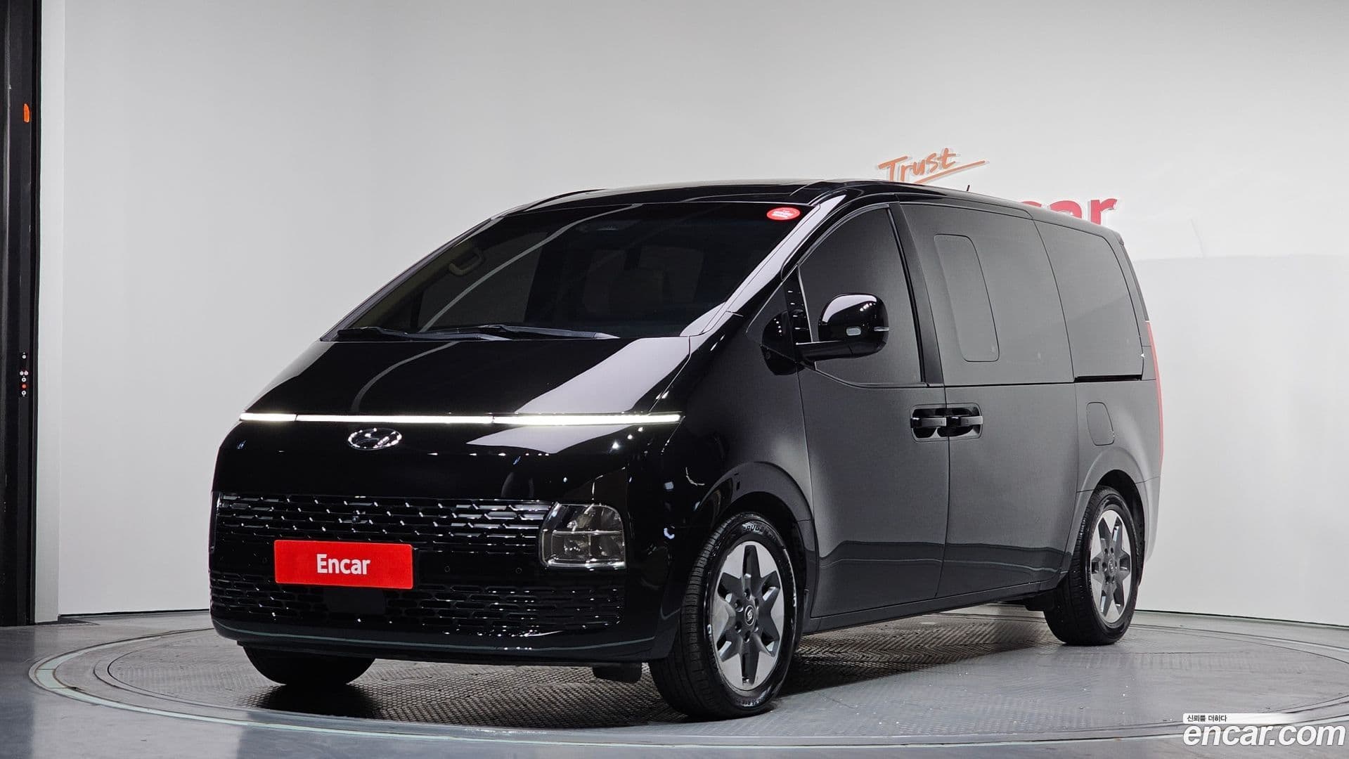 Main__Slider__Photo:Staria Hyundai 2023.0-0