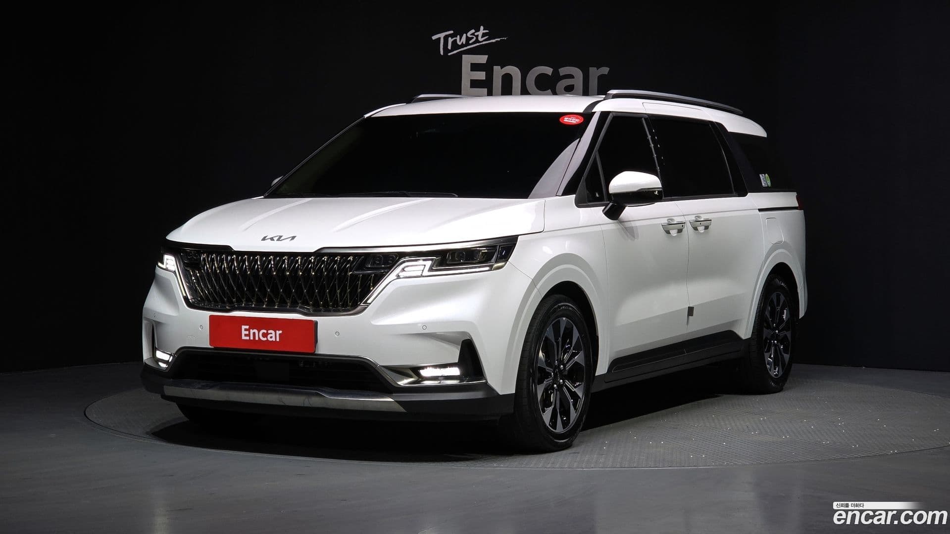 Main__Slider__Photo:Canival Kia 2022.11-0