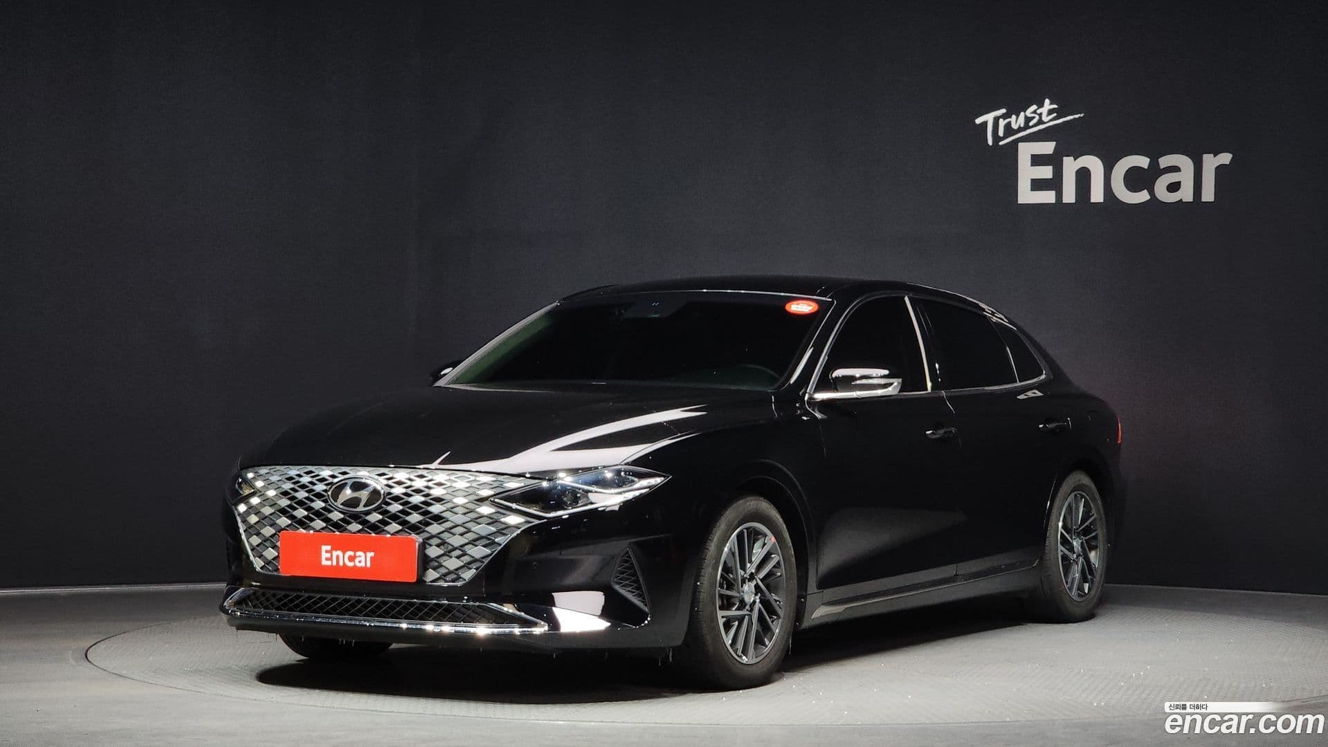 Main__Slider__Photo:Grandeur Hyundai 2021.11-0