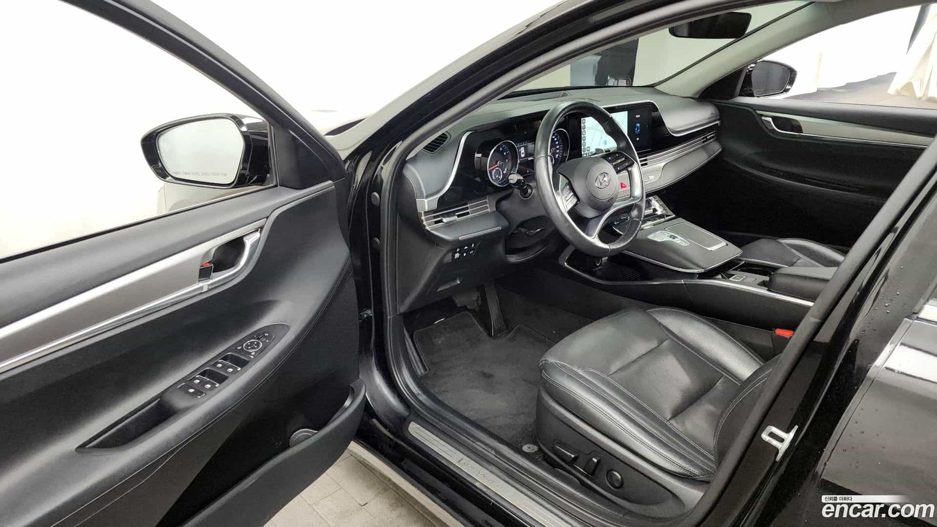 Grandeur Hyundai 2021.11-INNER-010