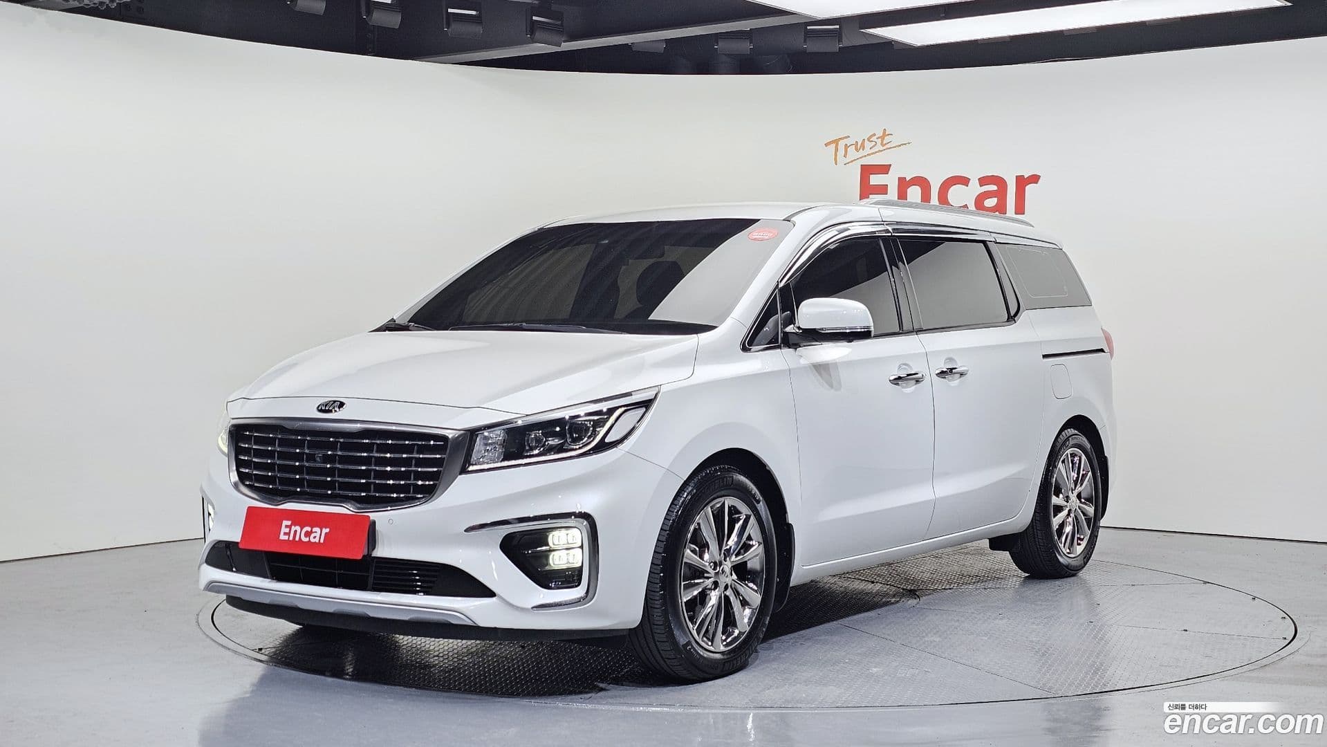 Main__Slider__Photo:Canival Kia 2019.10-0