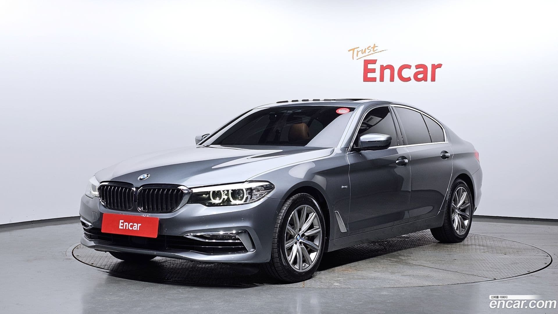 Main__Slider__Photo:5-Series BMW 2018.11-0