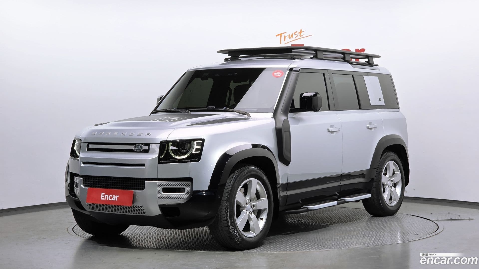 Main__Slider__Photo:Defender Land Rover 2022.0-0
