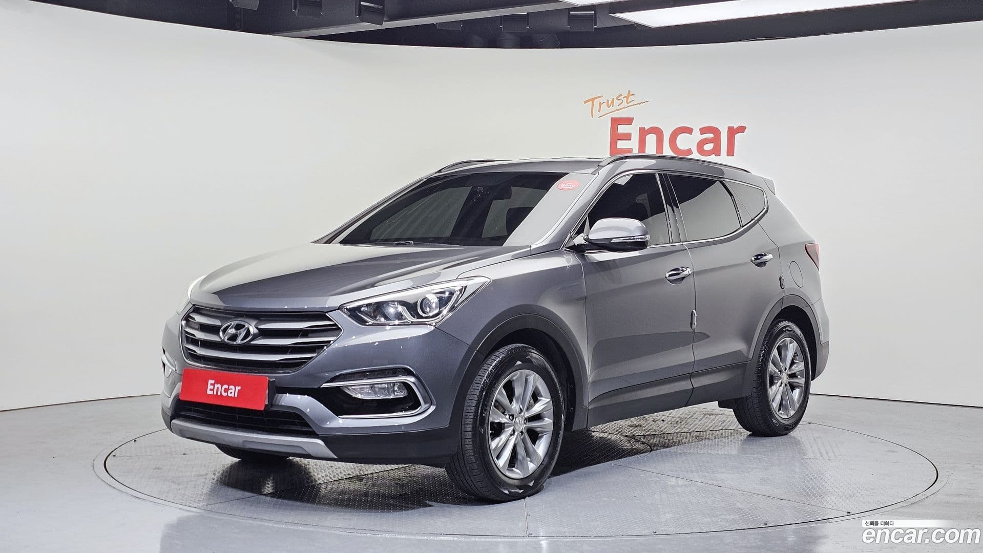 Main__Slider__Photo:Santafe Hyundai 2016.5-0
