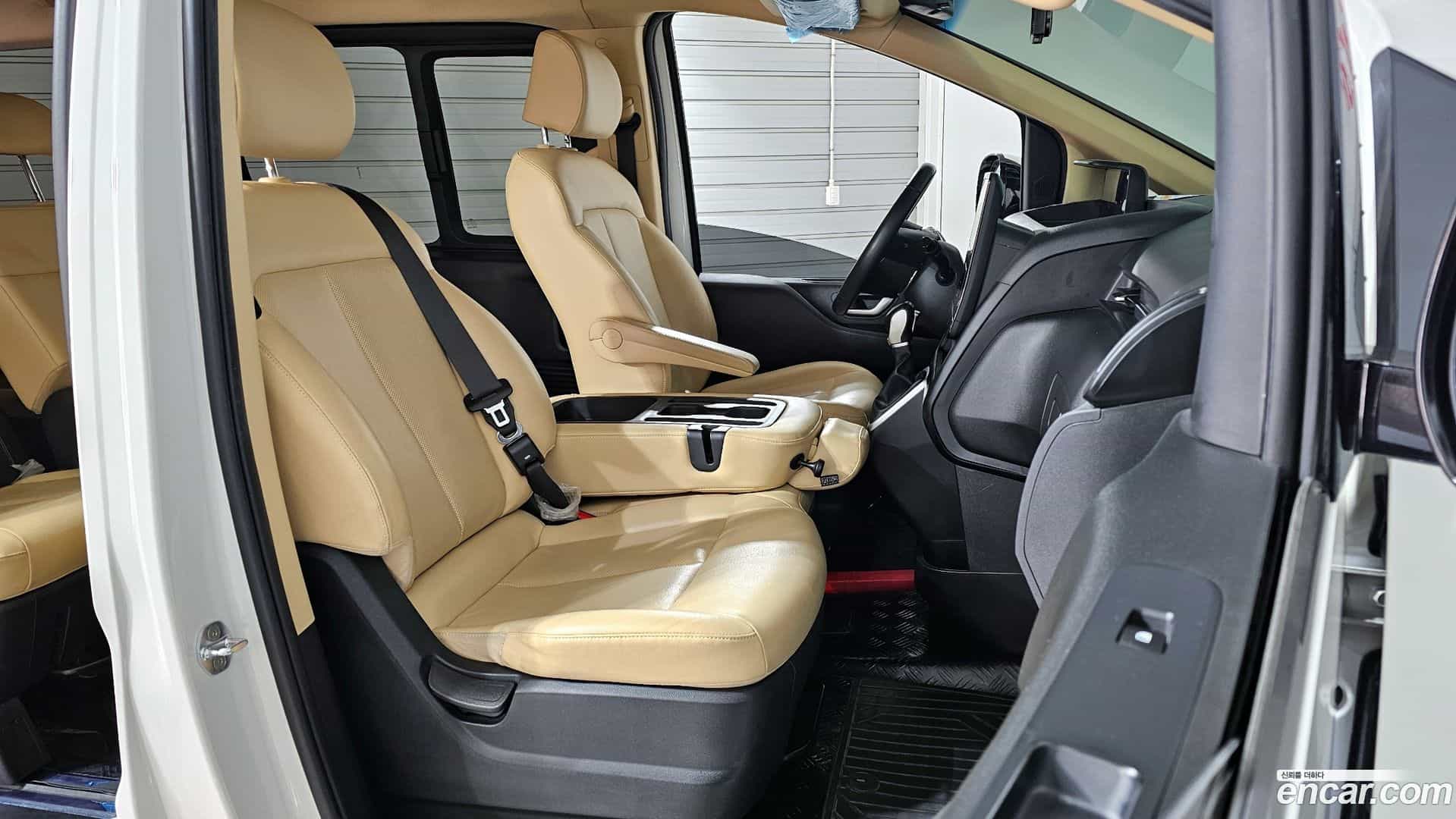 Staria Hyundai 2021.6-OPTION-015