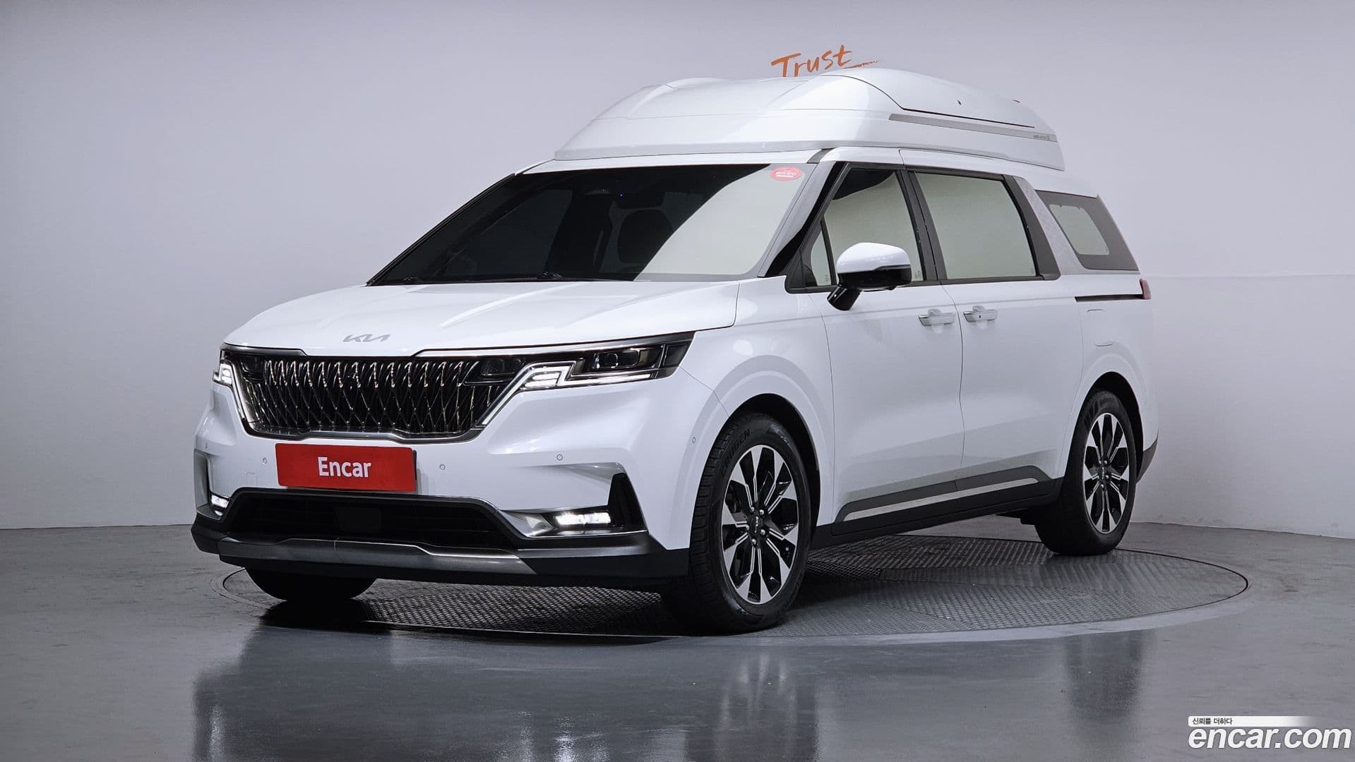 Main__Slider__Photo:Canival Kia 2023.1-0