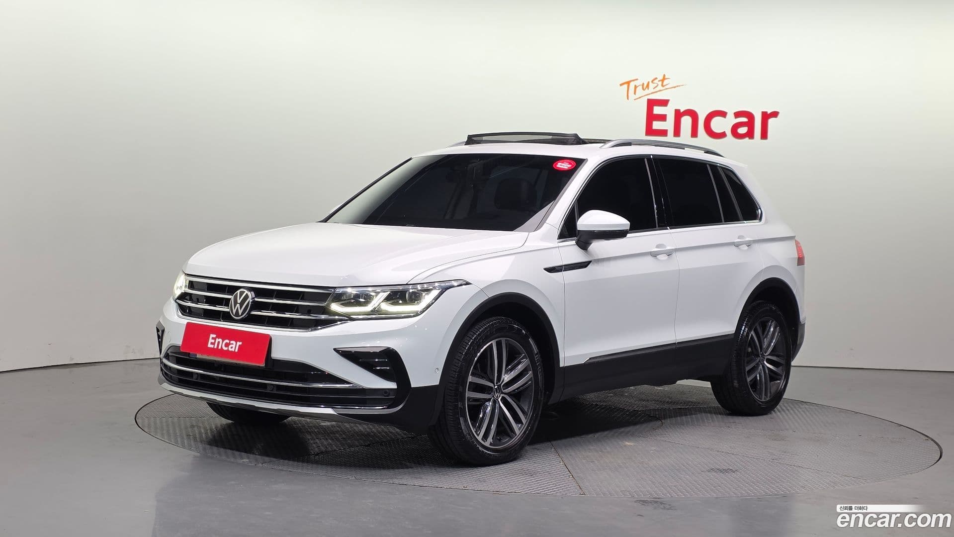 Main__Slider__Photo:Tiguan Volkswagen 2023.11-0