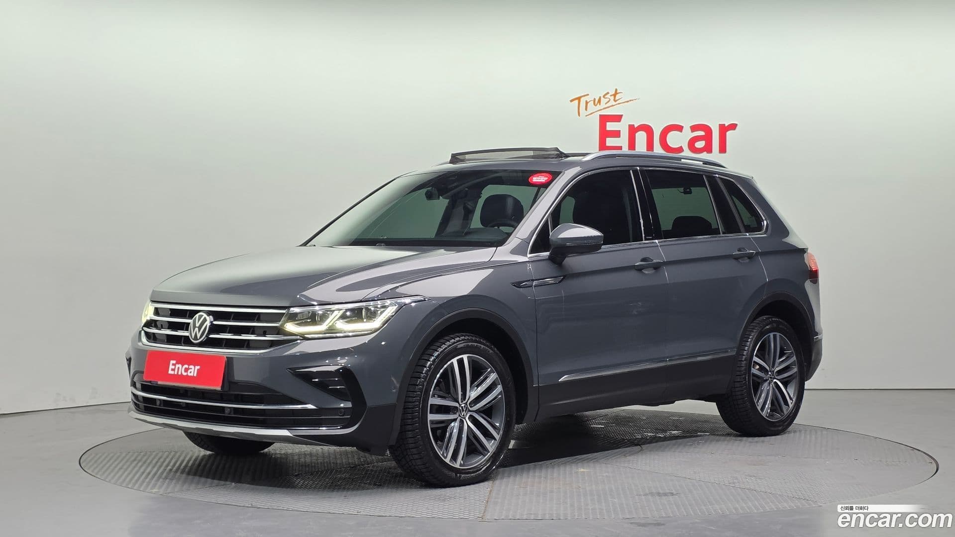 Main__Slider__Photo:Tiguan Volkswagen 2022.7-0