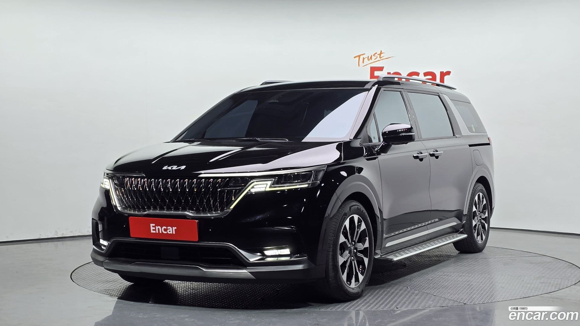Main__Slider__Photo:Canival Kia 2022.1-0