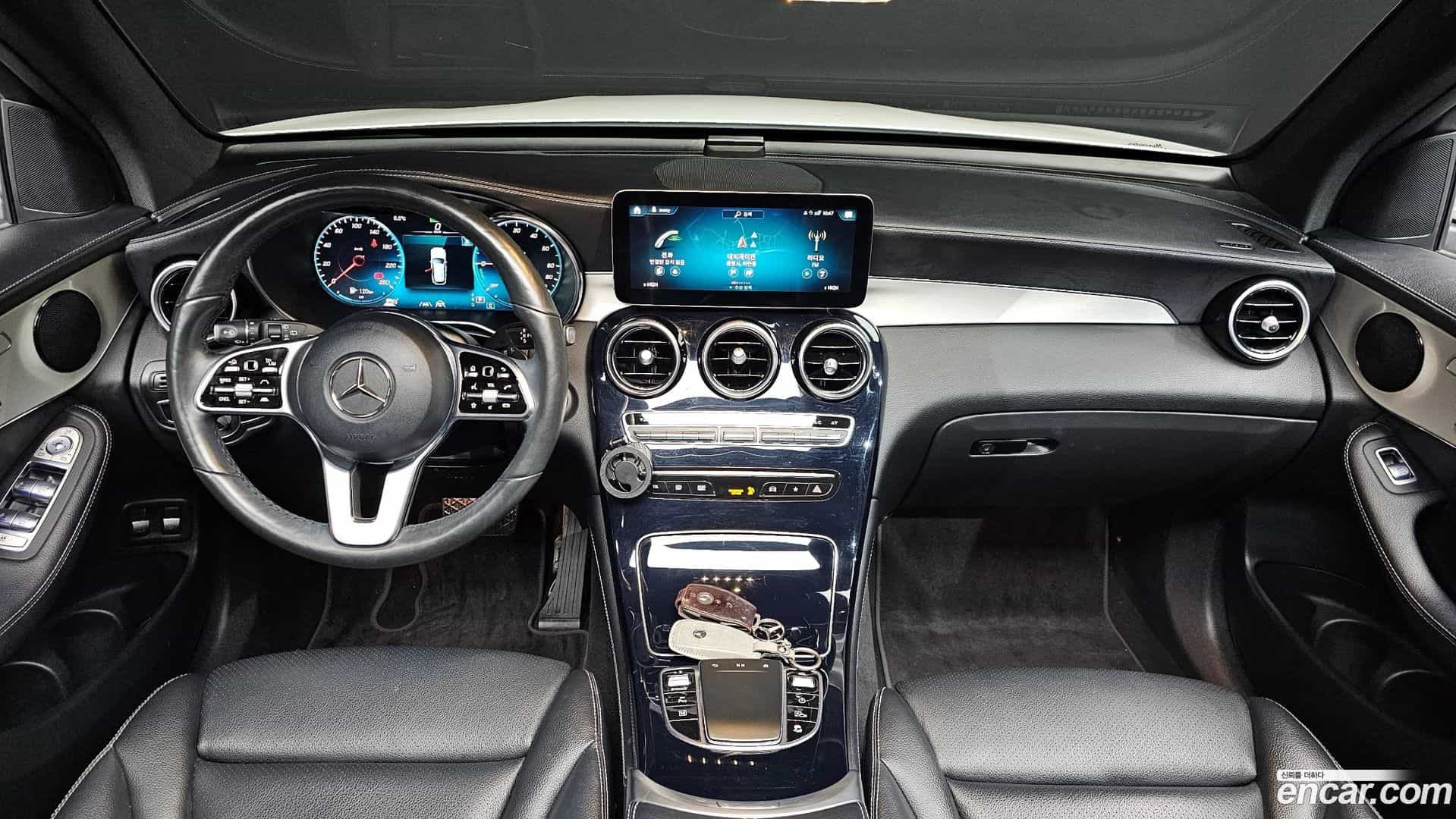 GLC-Class Mercedes-Benz 2021.1-INNER-007