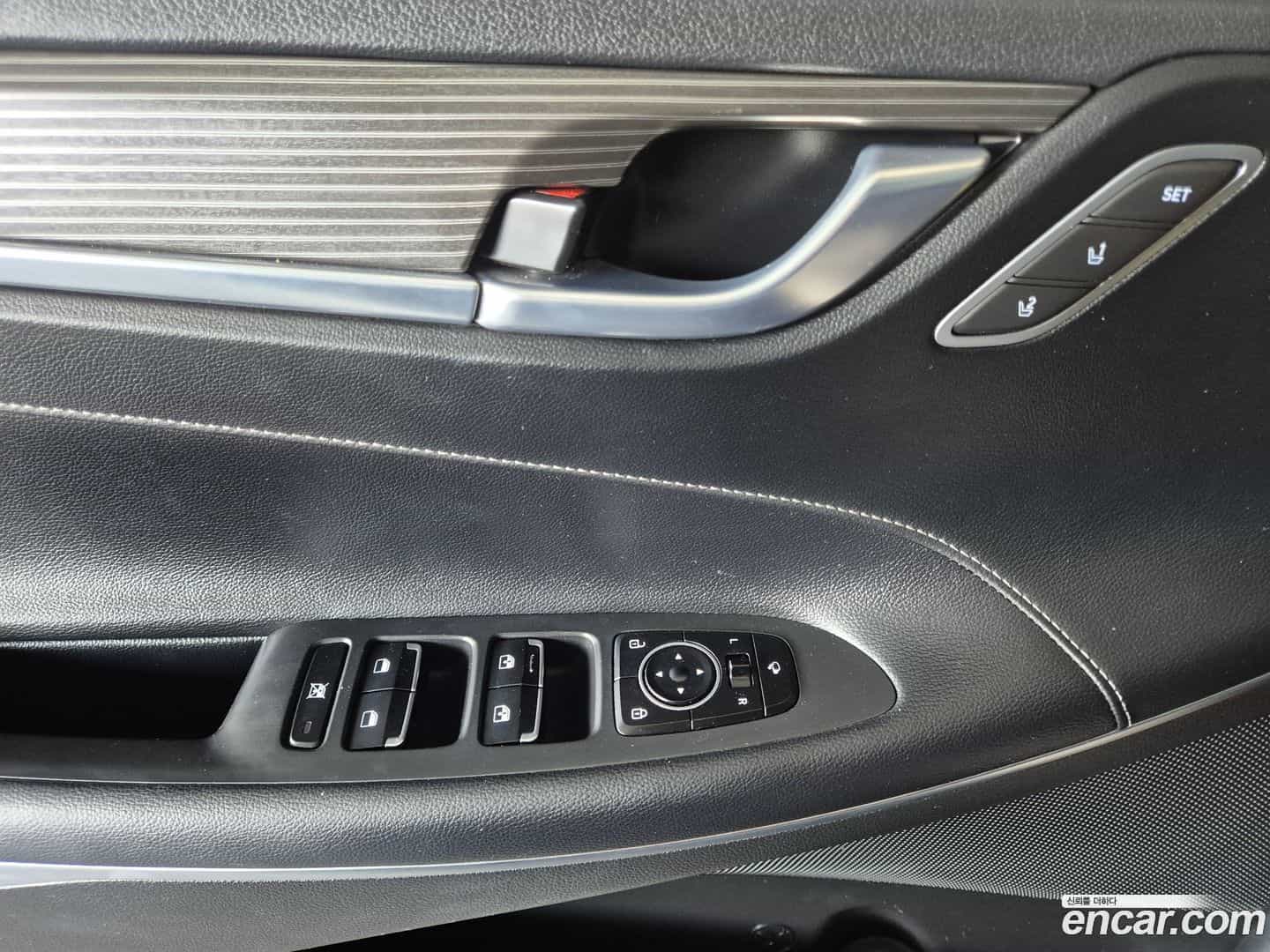 Grandeur Hyundai 2017.8-OPTION-017