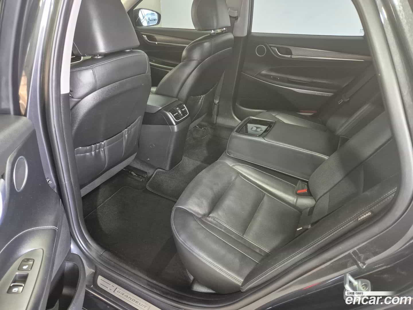 Grandeur Hyundai 2017.8-OPTION-022