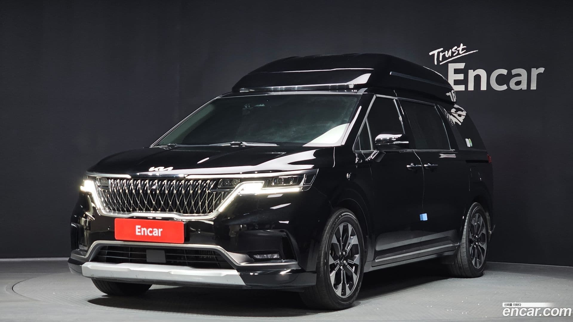 Main__Slider__Photo:Canival Kia 2022.6-0