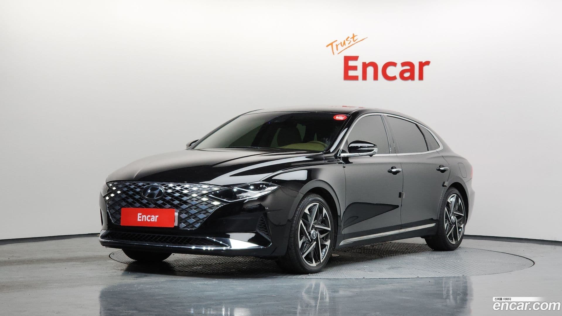 Main__Slider__Photo:Grandeur Hyundai 2021.11-0
