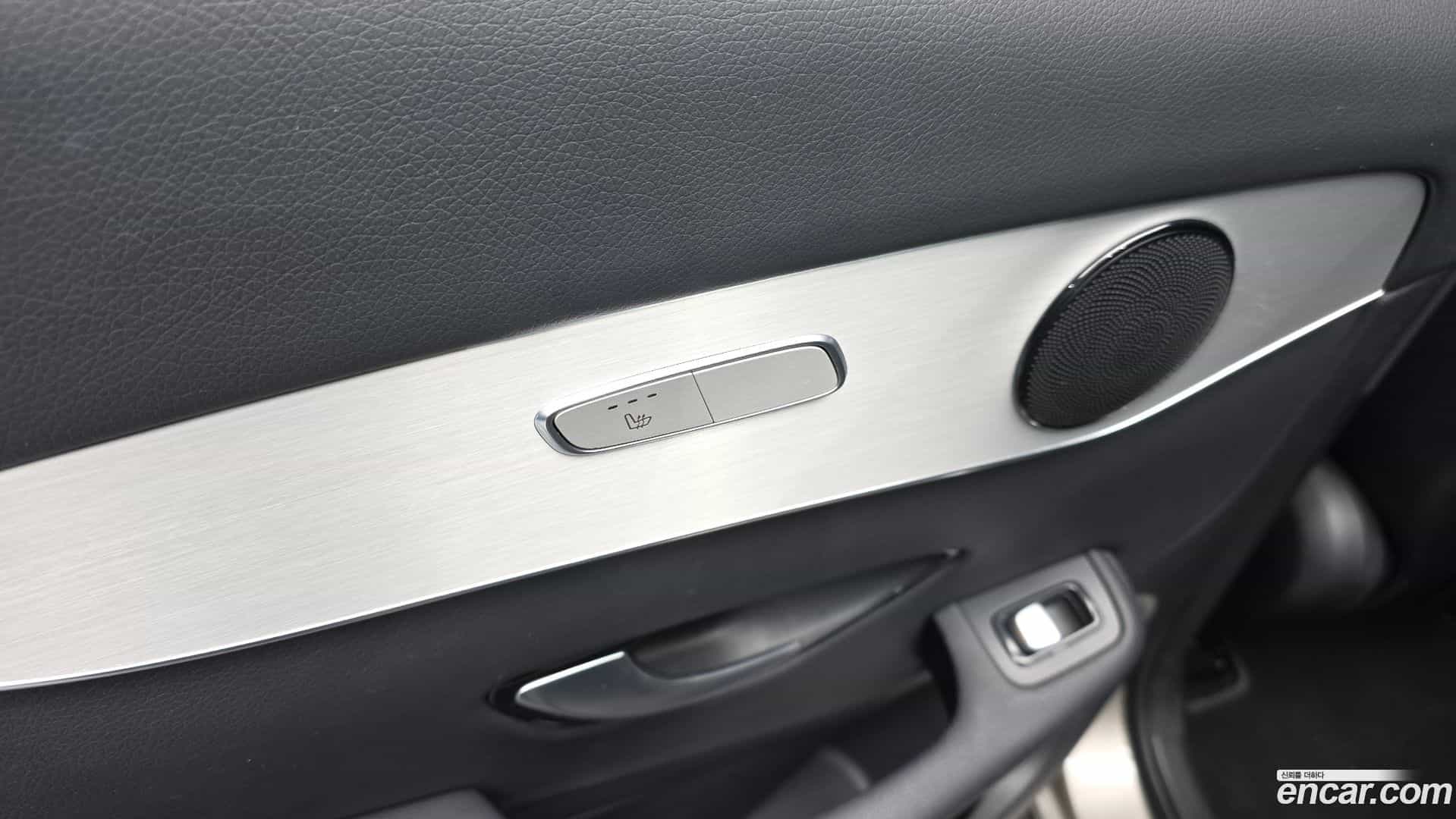 GLC-Class Mercedes-Benz 2019.4-OPTION-023