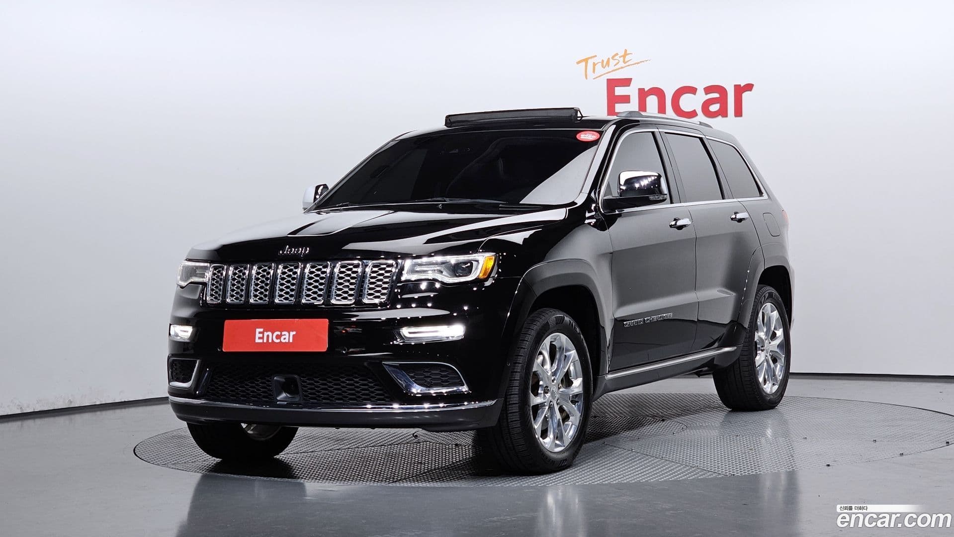 Main__Slider__Photo:Cherokee Jeep 2021.2-0
