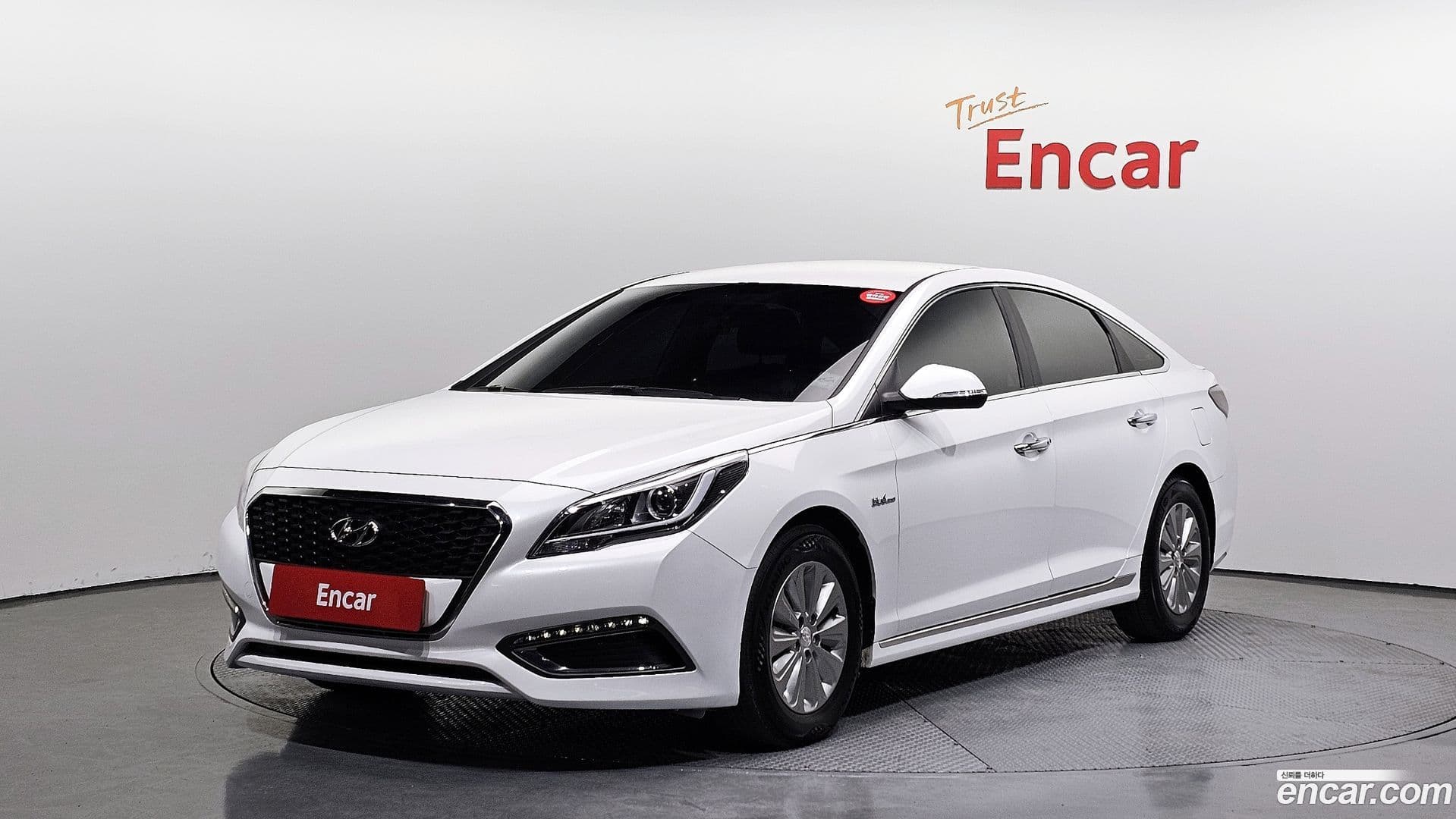 Main__Slider__Photo:Sonata Hyundai 2015.11-0