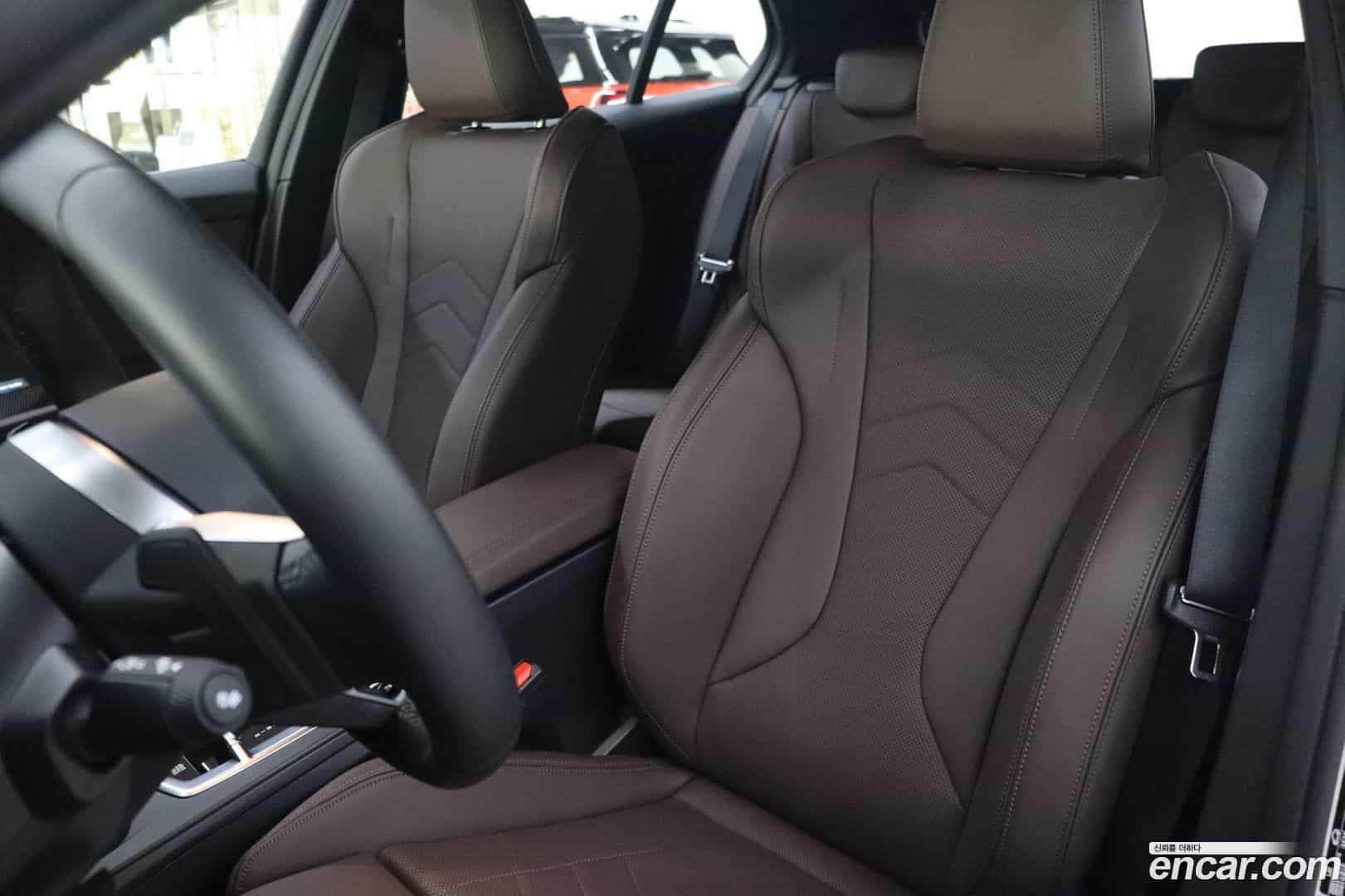 1-Series BMW 2025.7-INNER-010